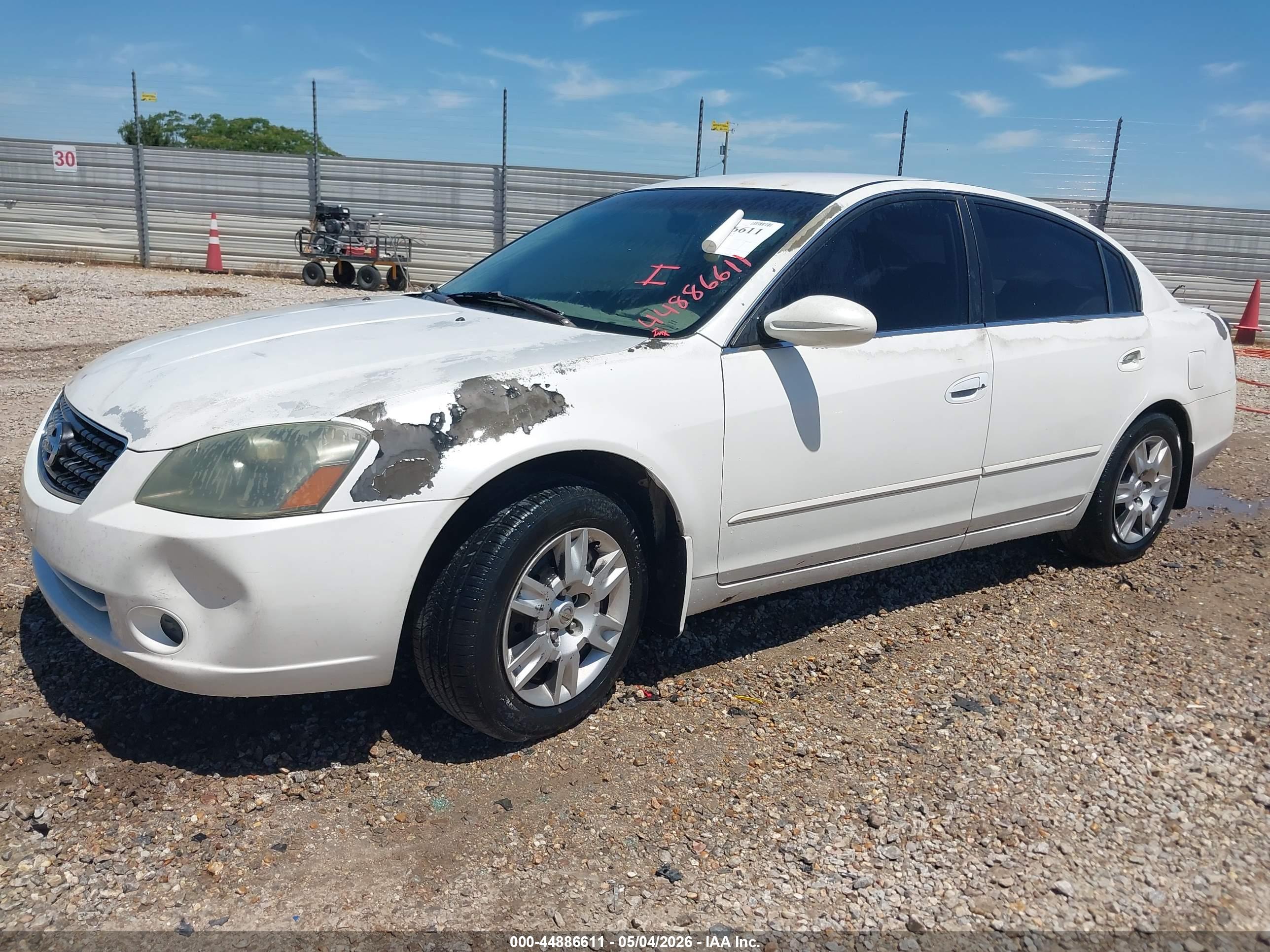 NISSAN ALTIMA image 2