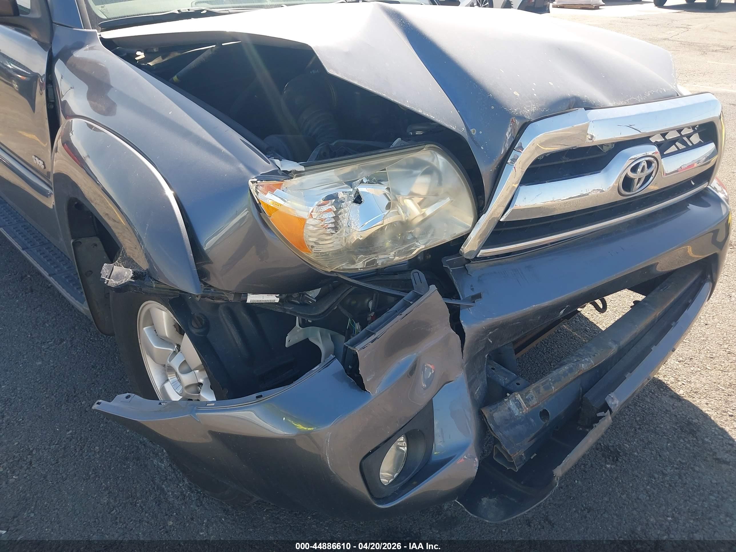 TOYOTA 4RUNNER image 6