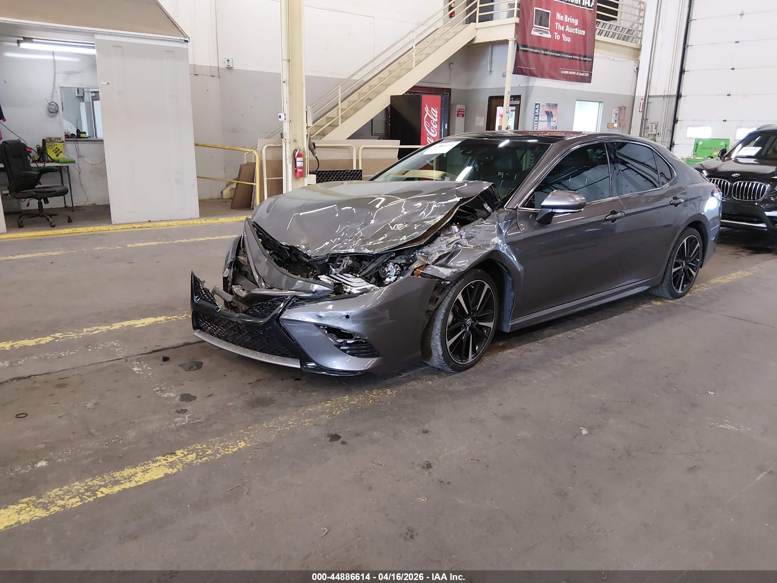 TOYOTA CAMRY image 2