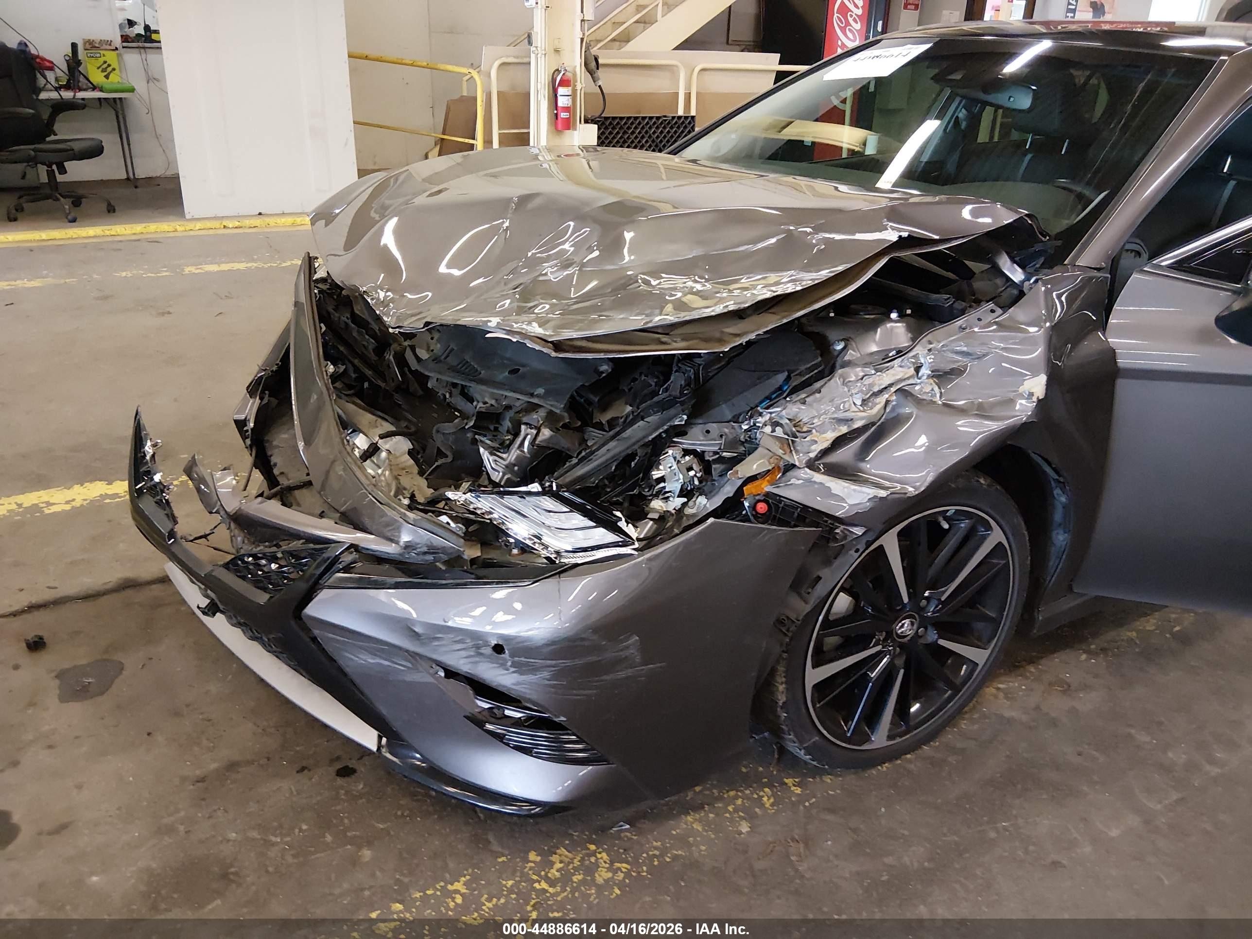 TOYOTA CAMRY image 6