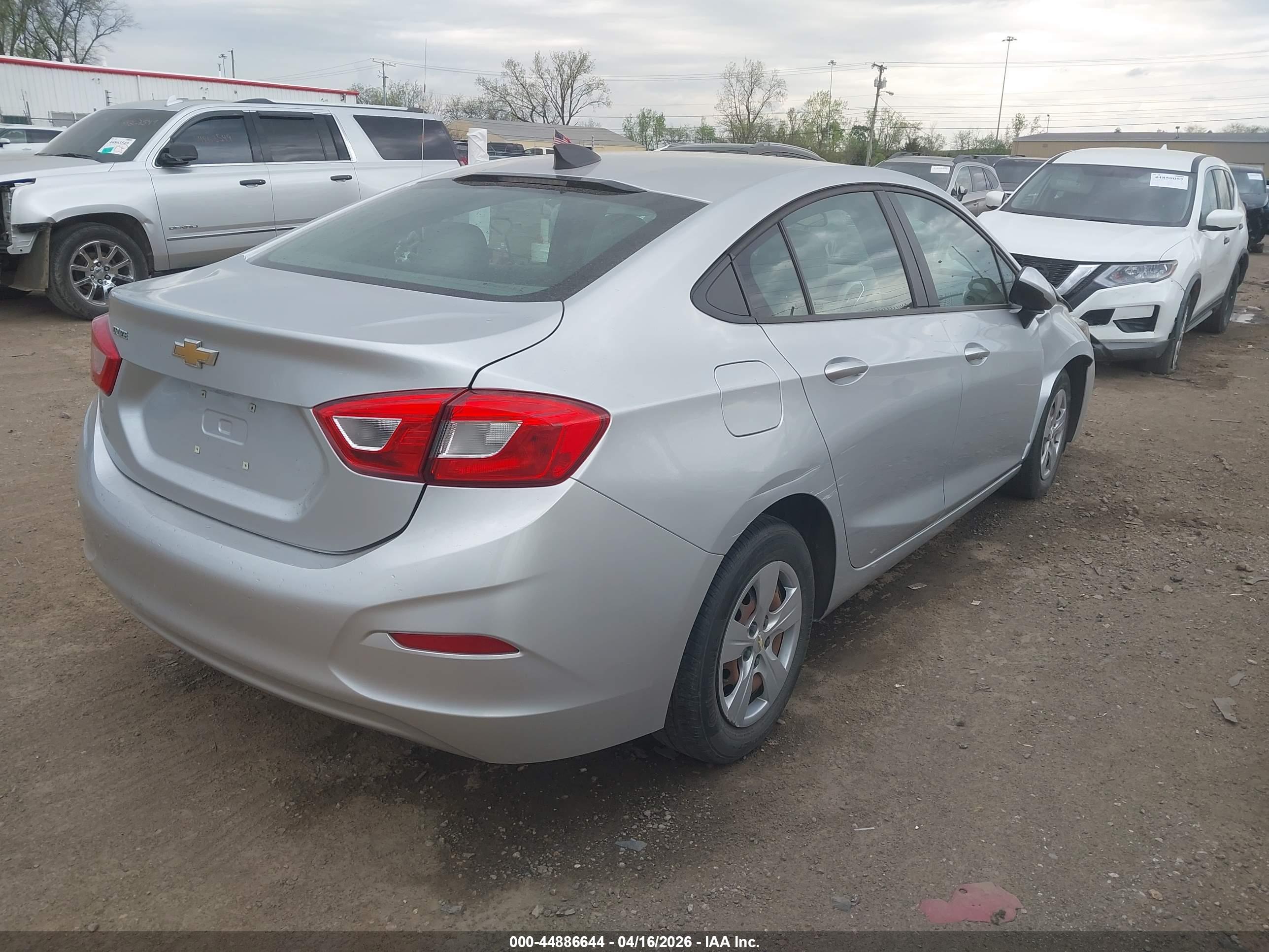 CHEVROLET CRUZE image 4