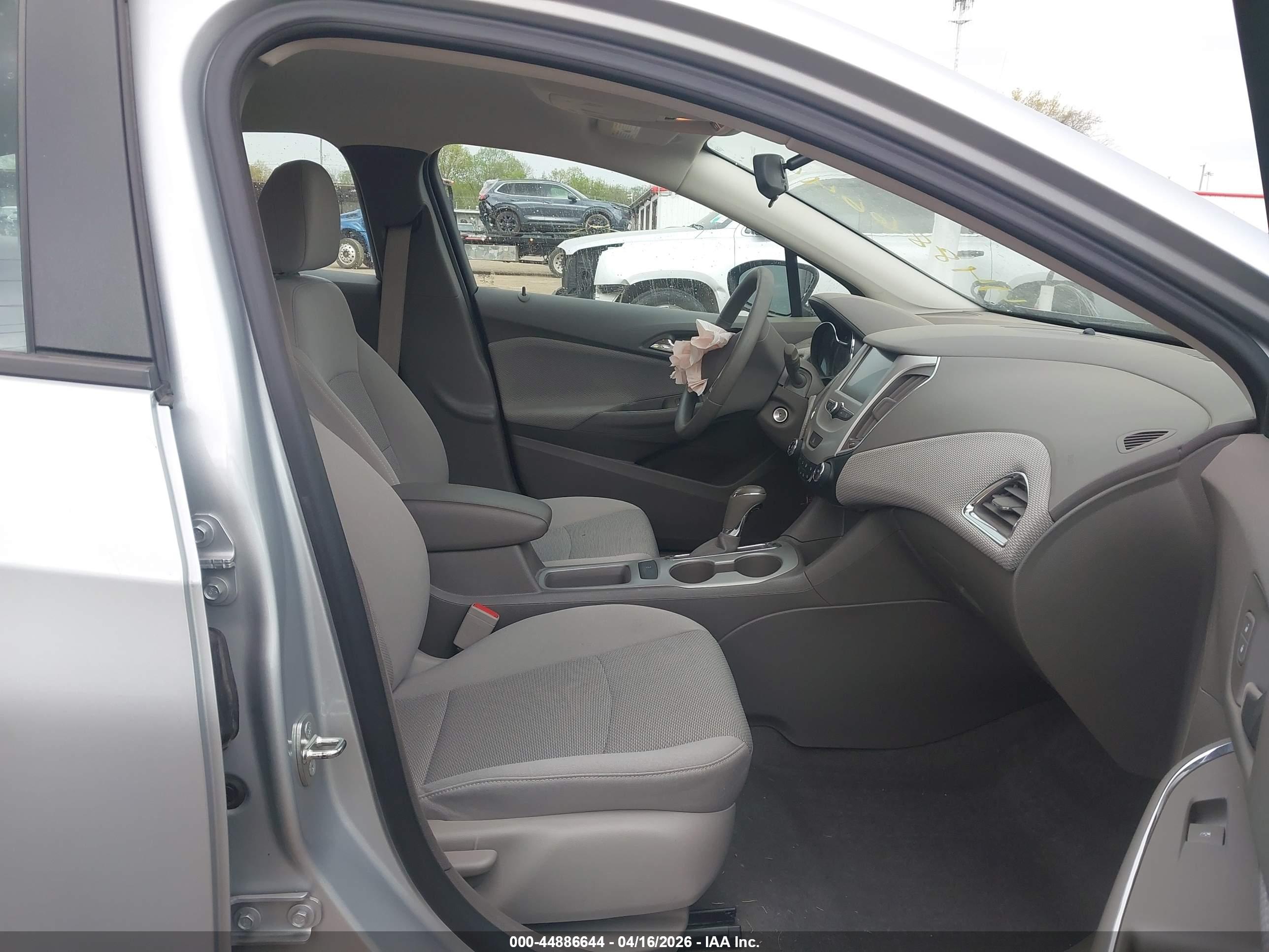 CHEVROLET CRUZE image 5