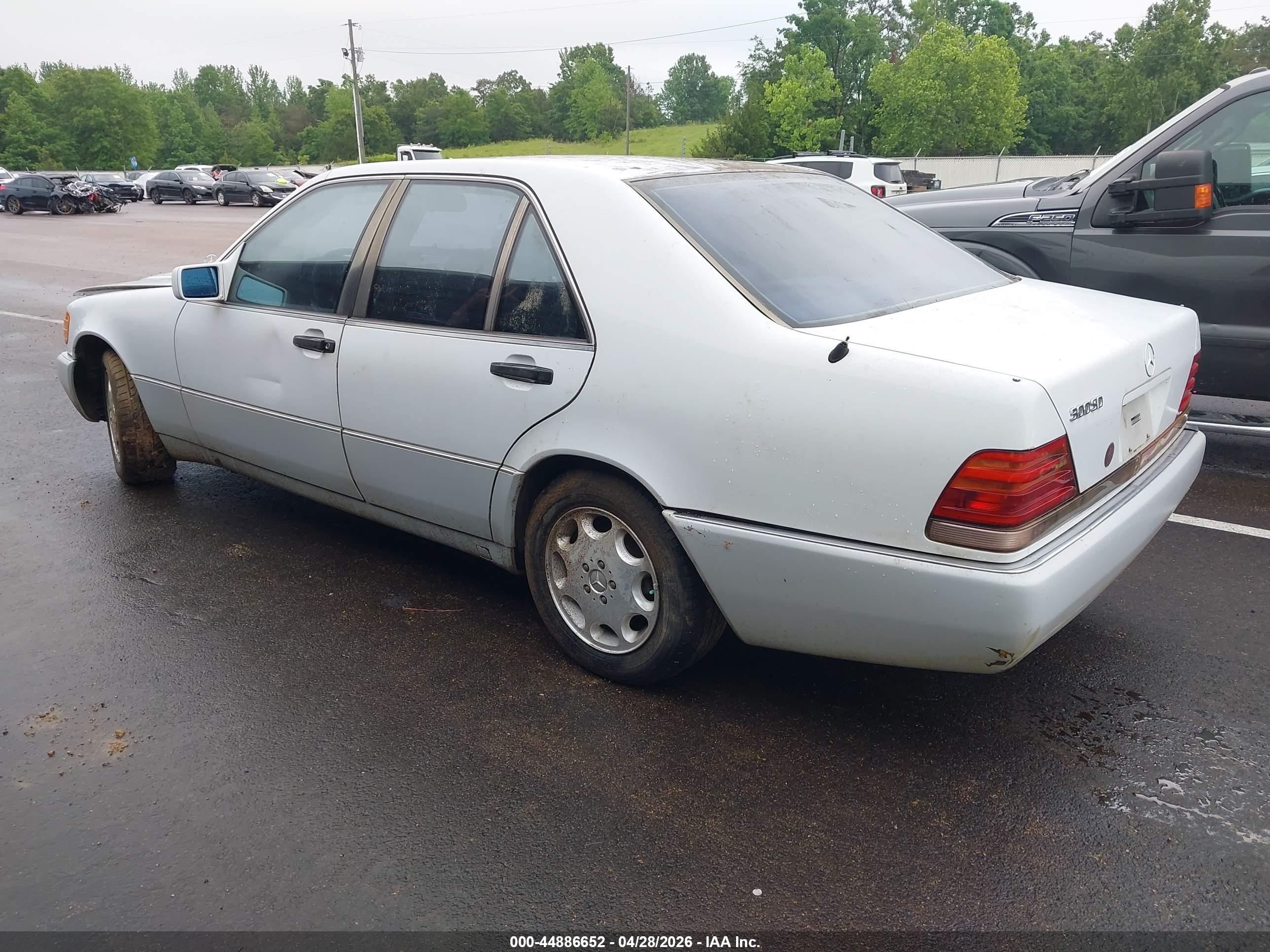 MERCEDES-BENZ 300 image 3