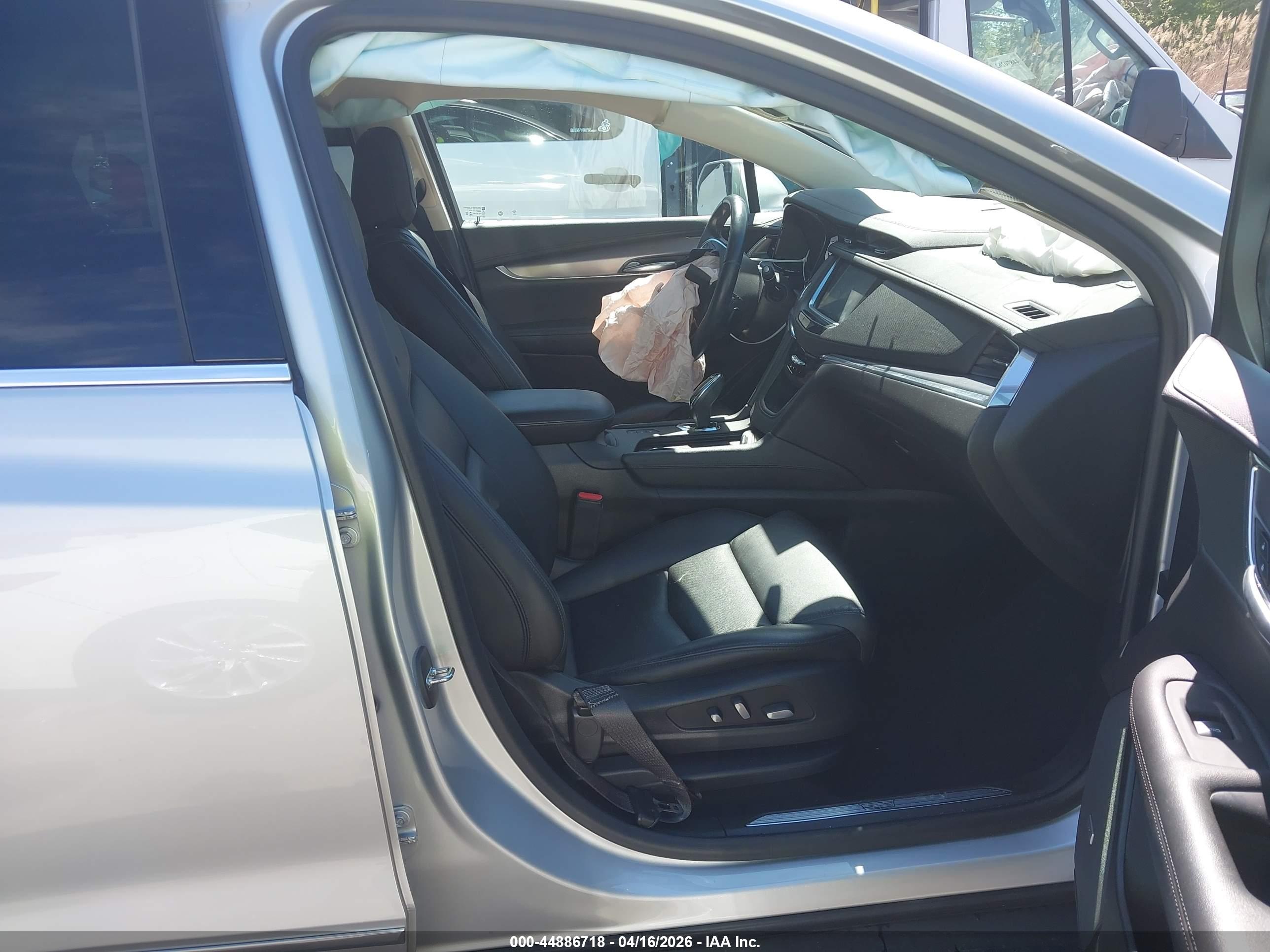 CADILLAC XT5 image 5
