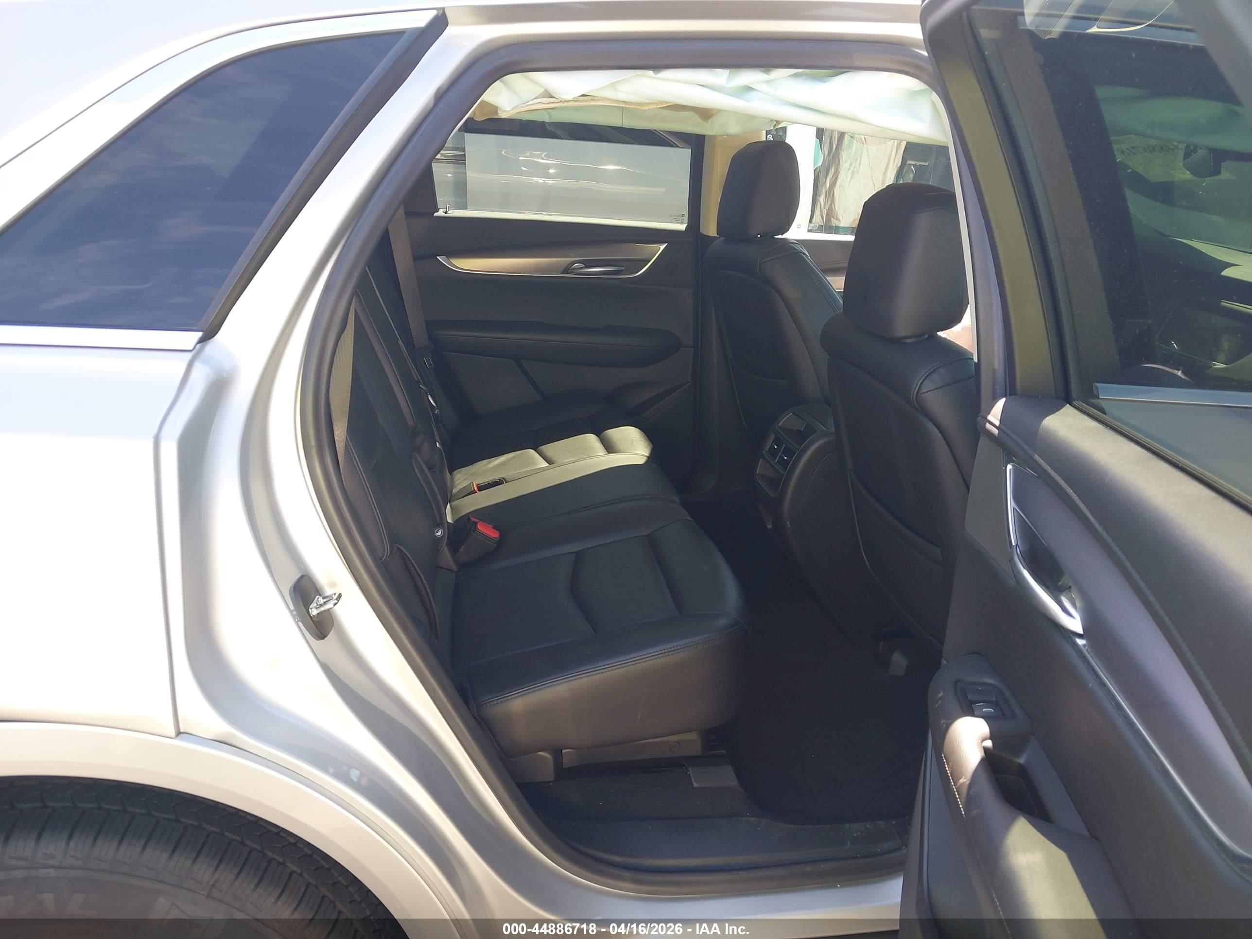 CADILLAC XT5 image 8