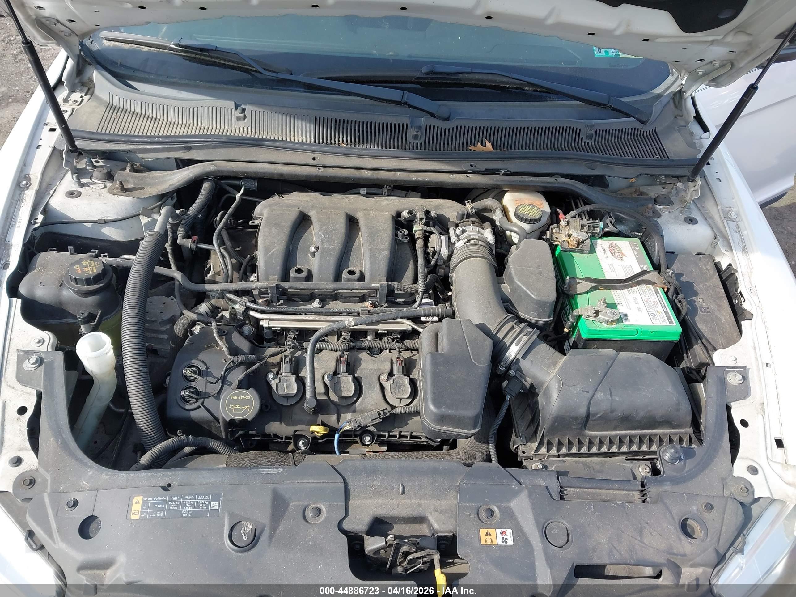 FORD TAURUS image 10