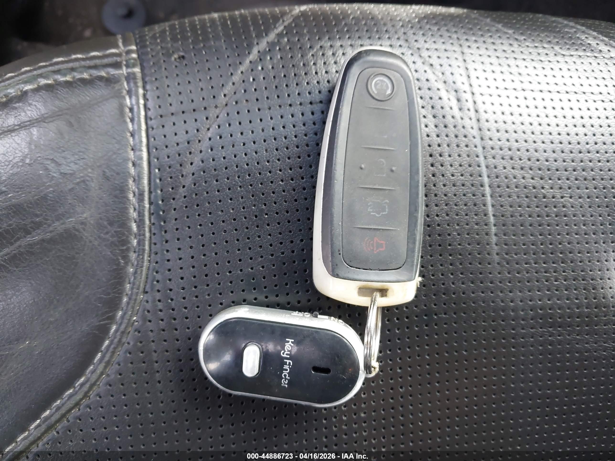 FORD TAURUS image 11