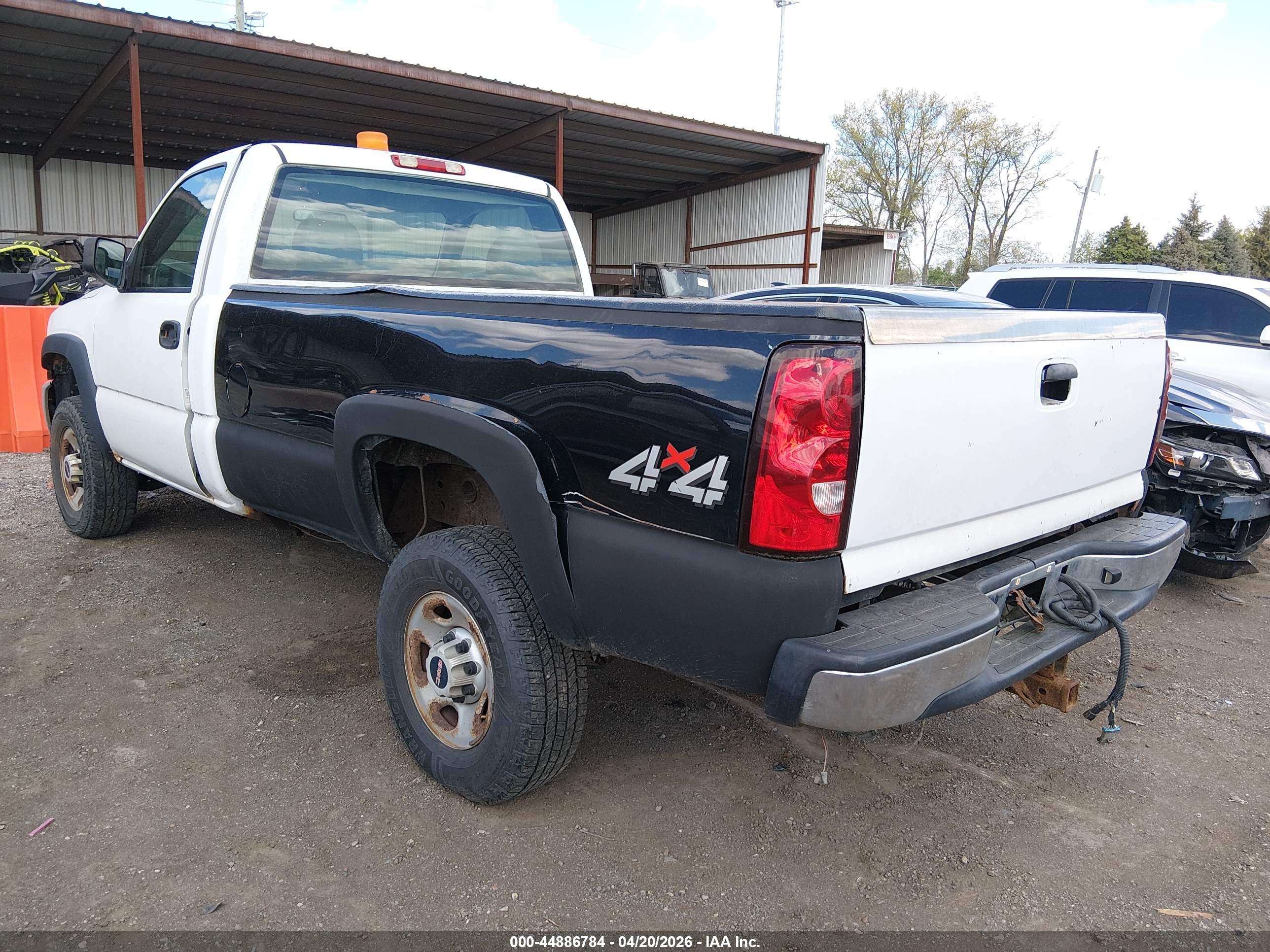 GMC SIERRA image 3