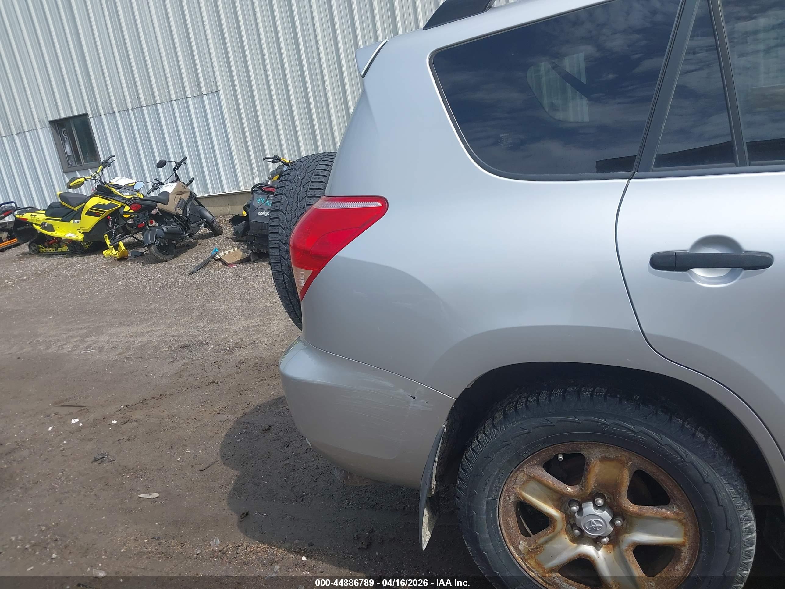 TOYOTA RAV4 image 6