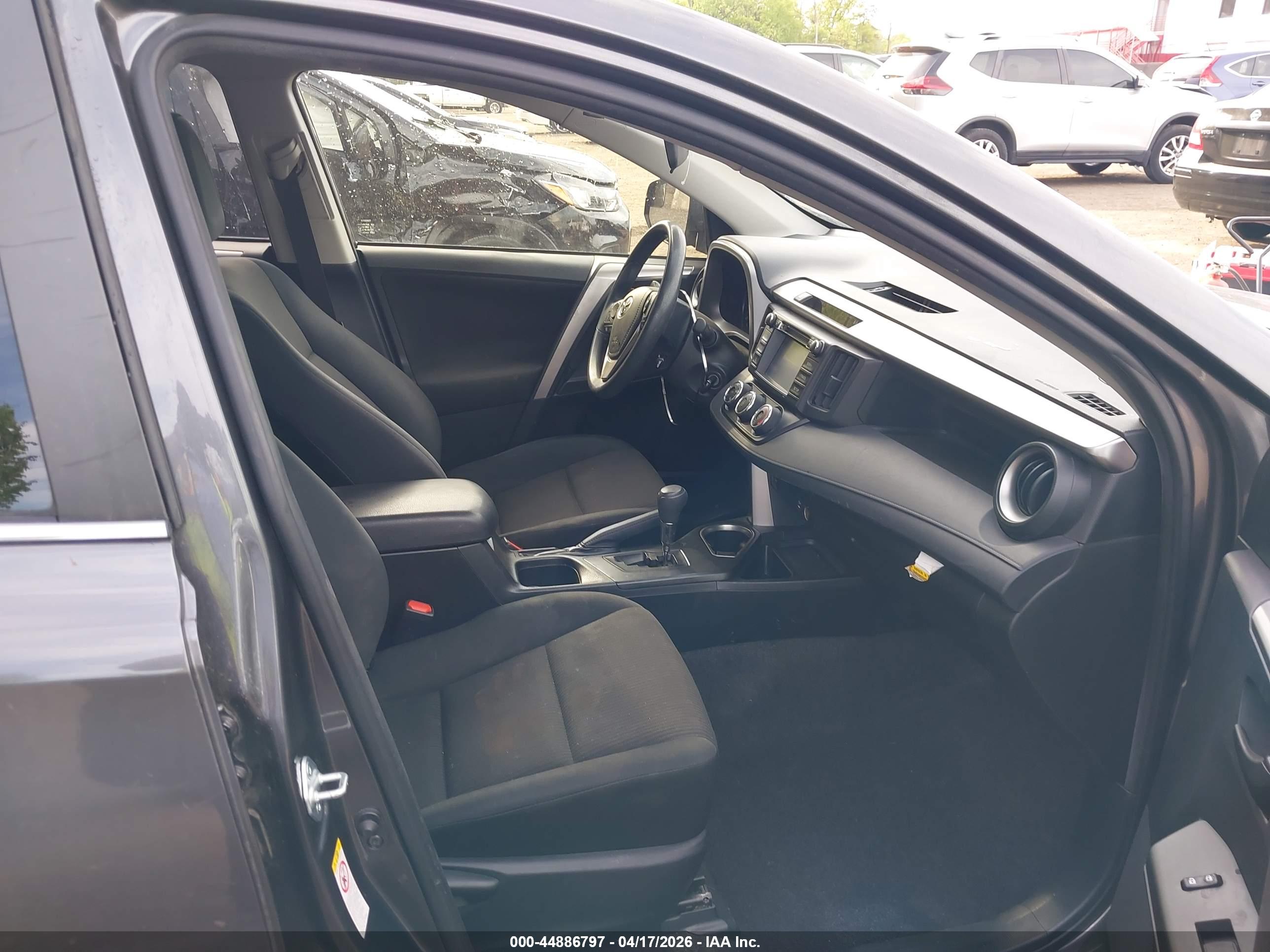 TOYOTA RAV4 image 5
