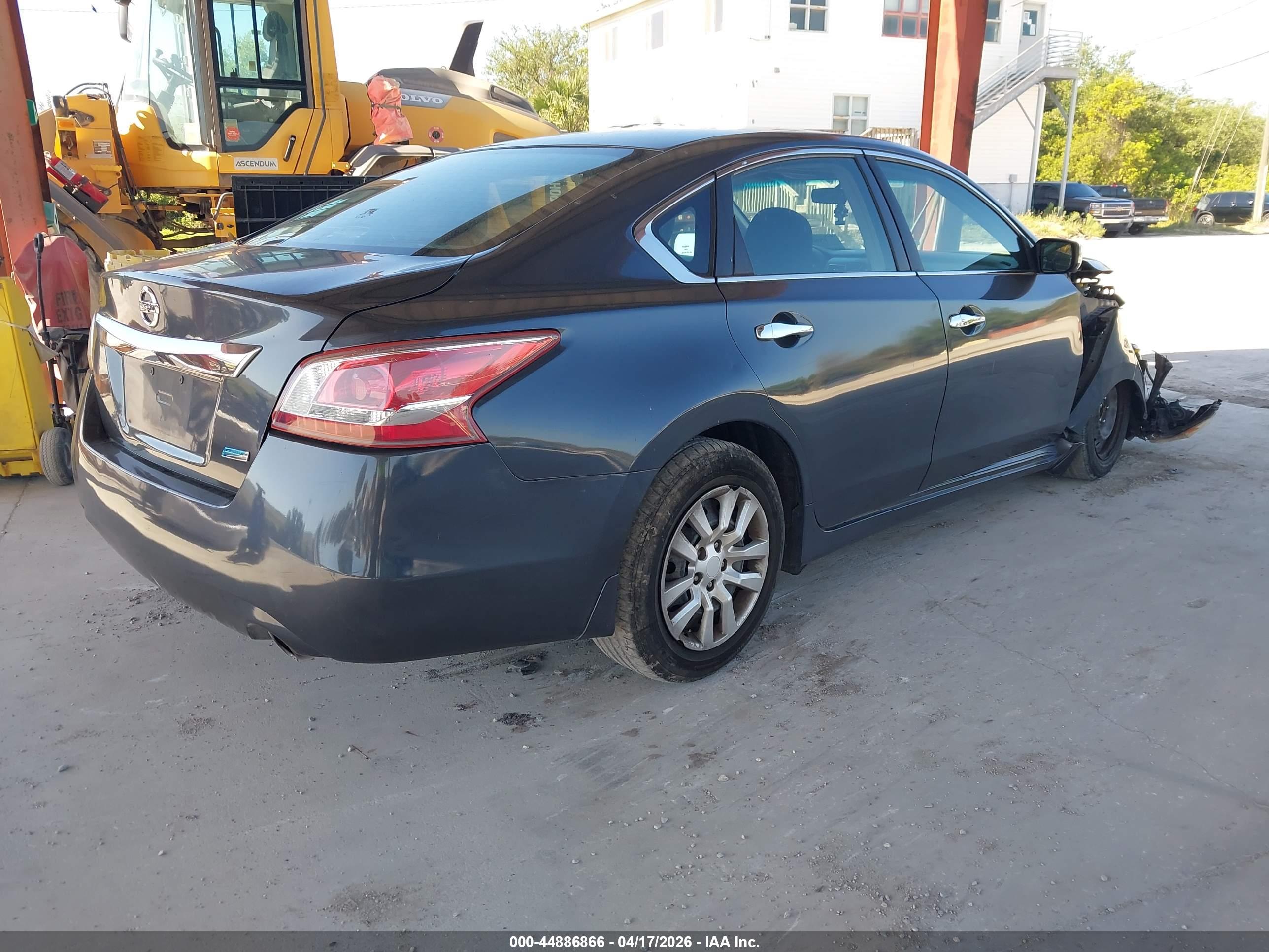 NISSAN ALTIMA image 4