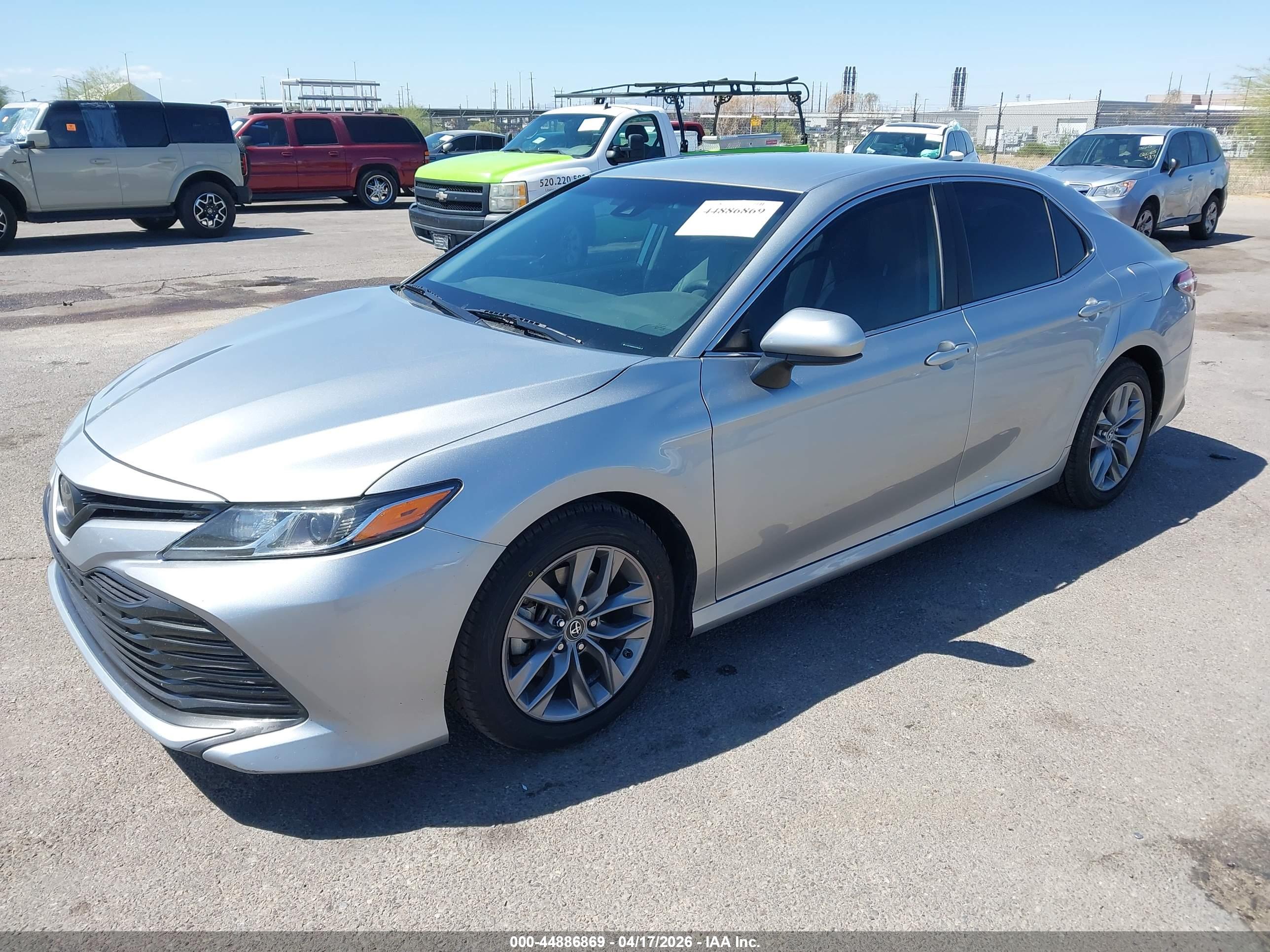 TOYOTA CAMRY image 2