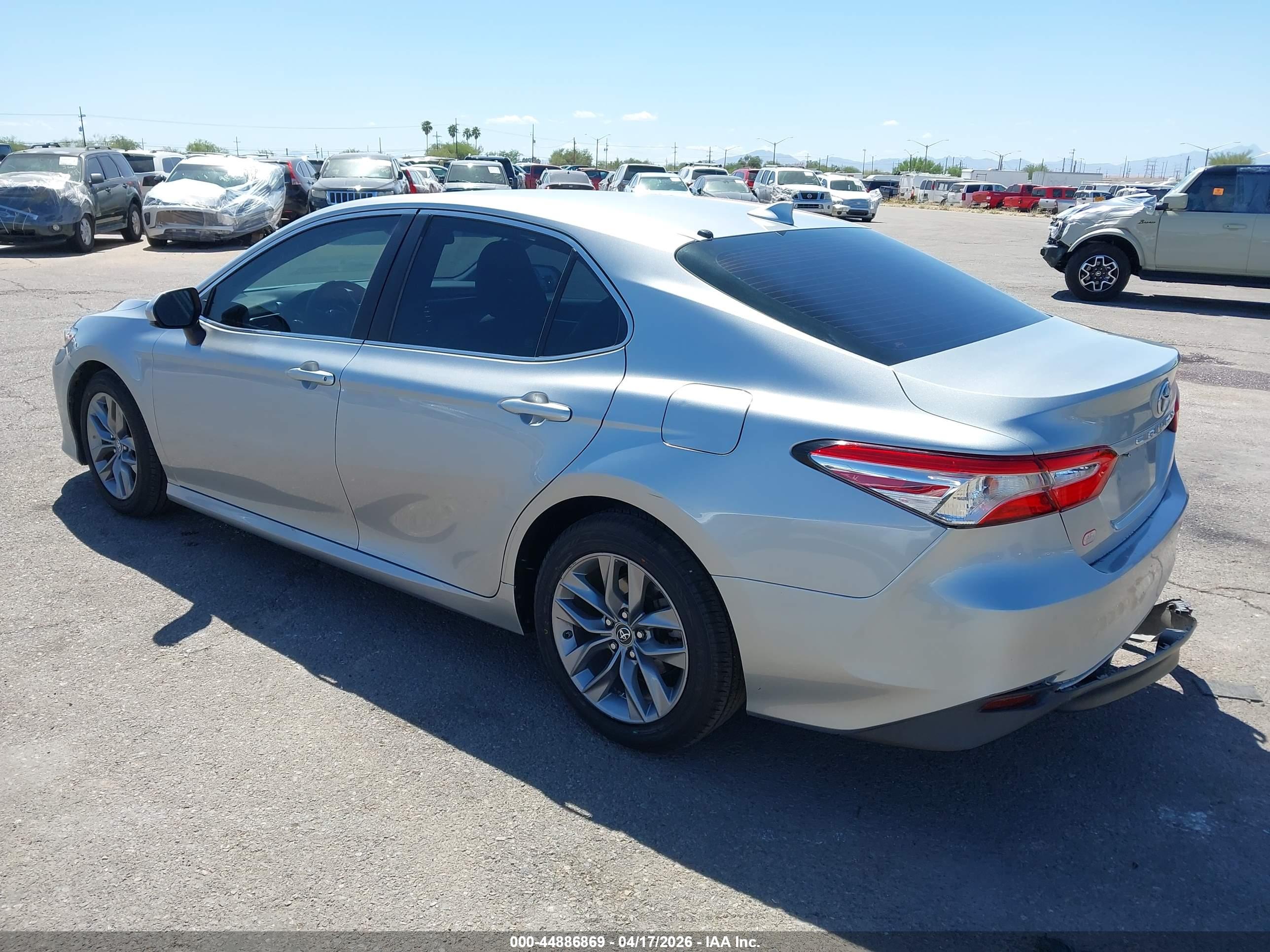 TOYOTA CAMRY image 3