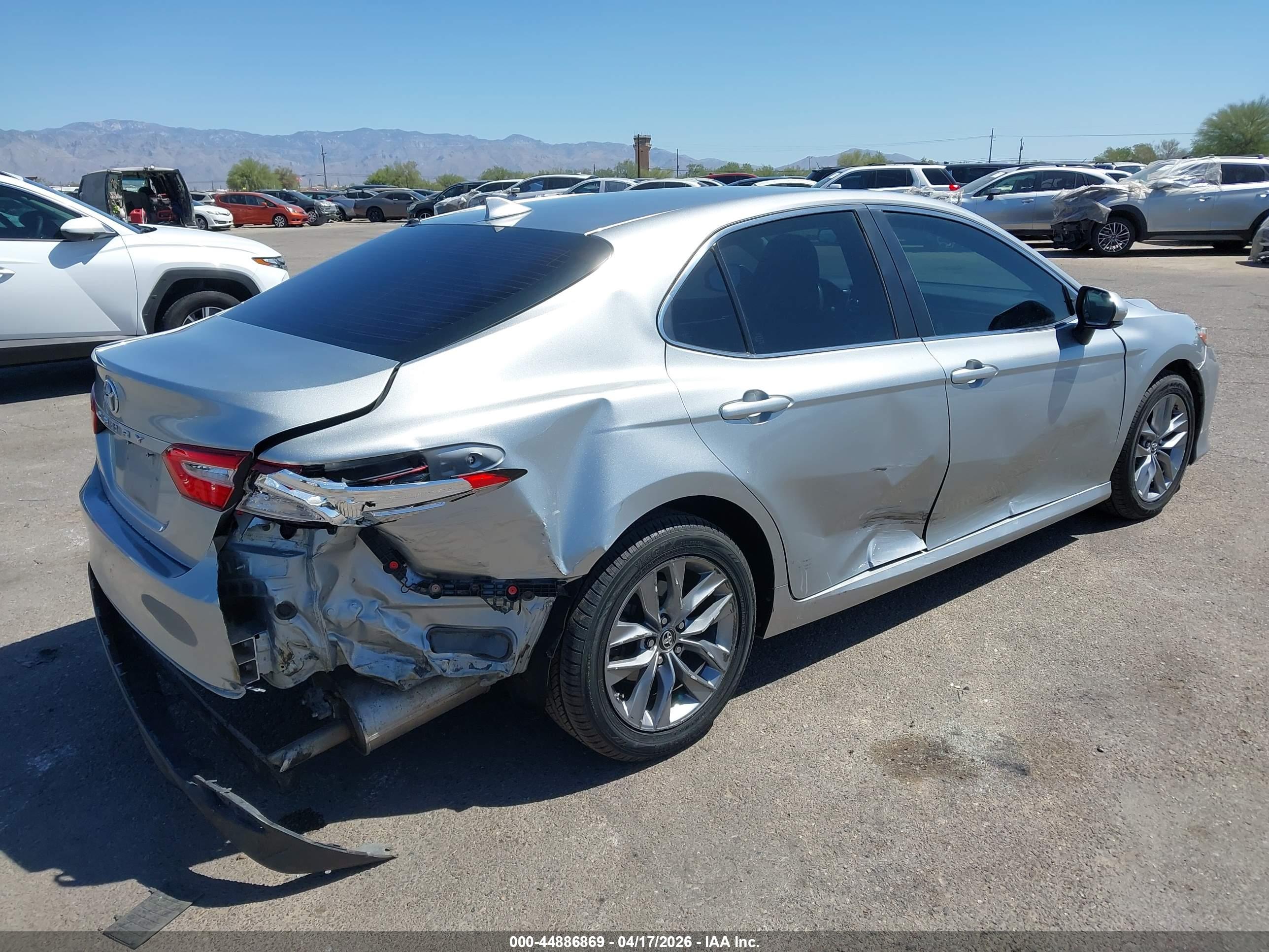 TOYOTA CAMRY image 4