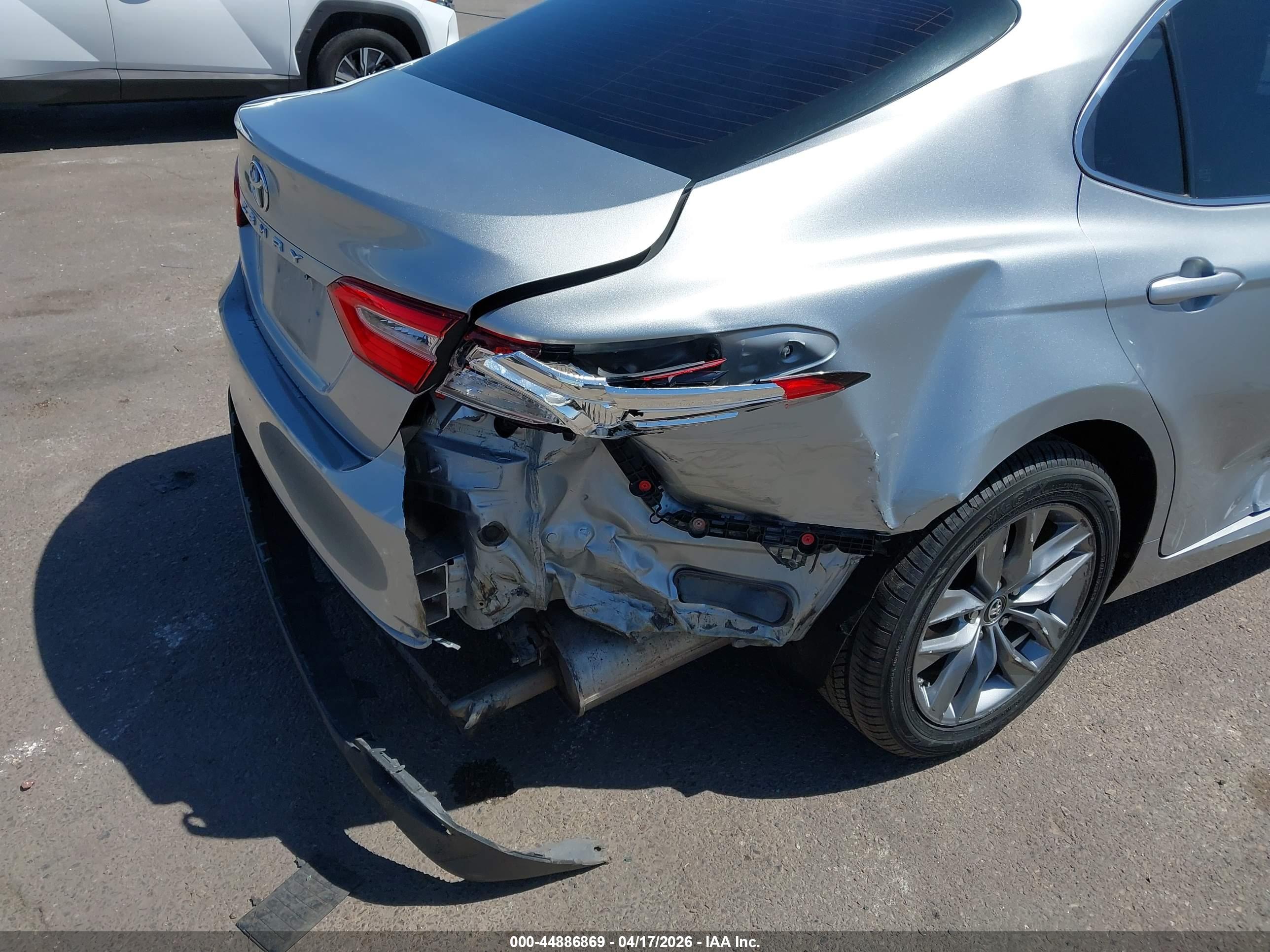 TOYOTA CAMRY image 6
