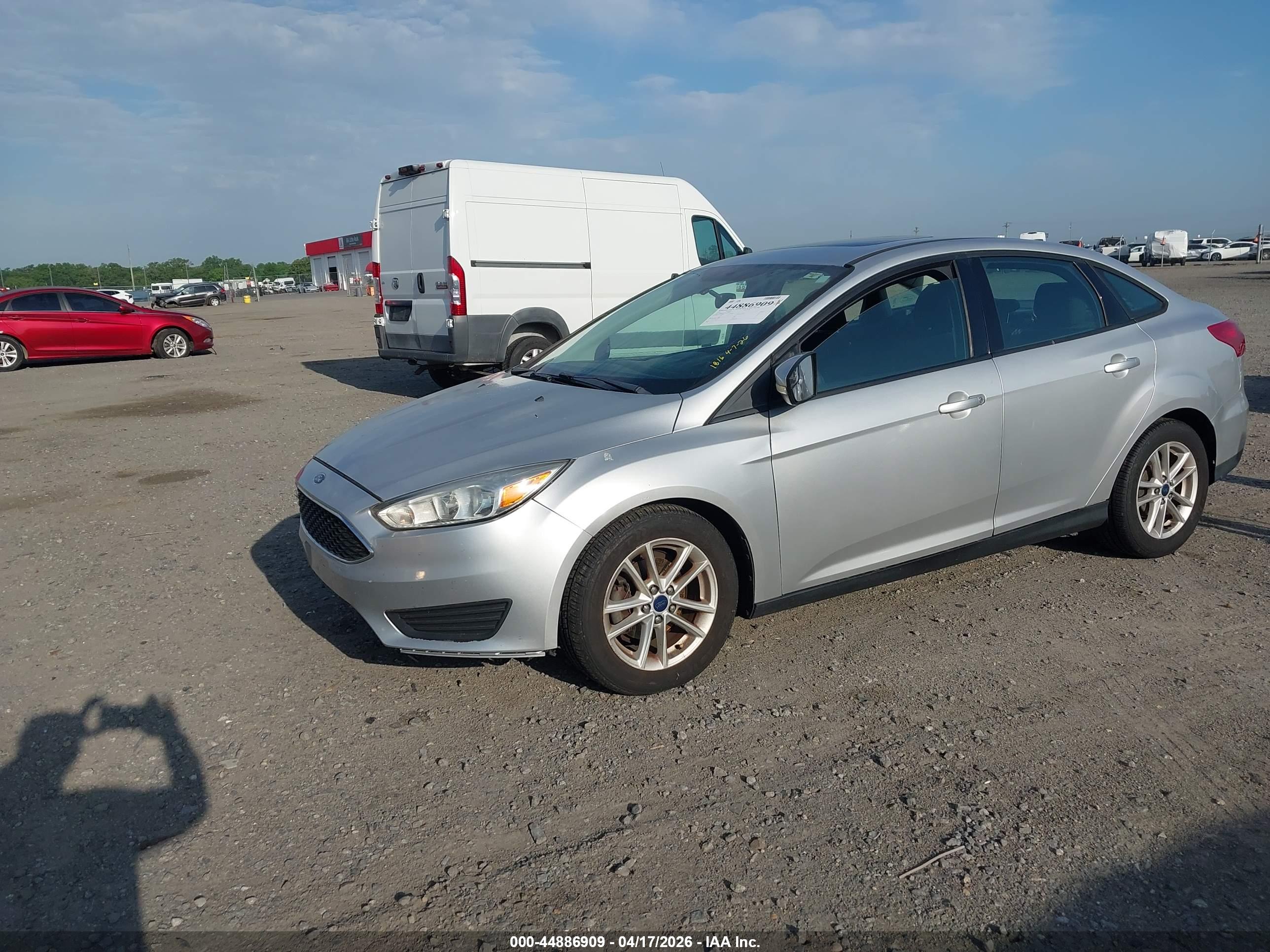 FORD FOCUS image 2