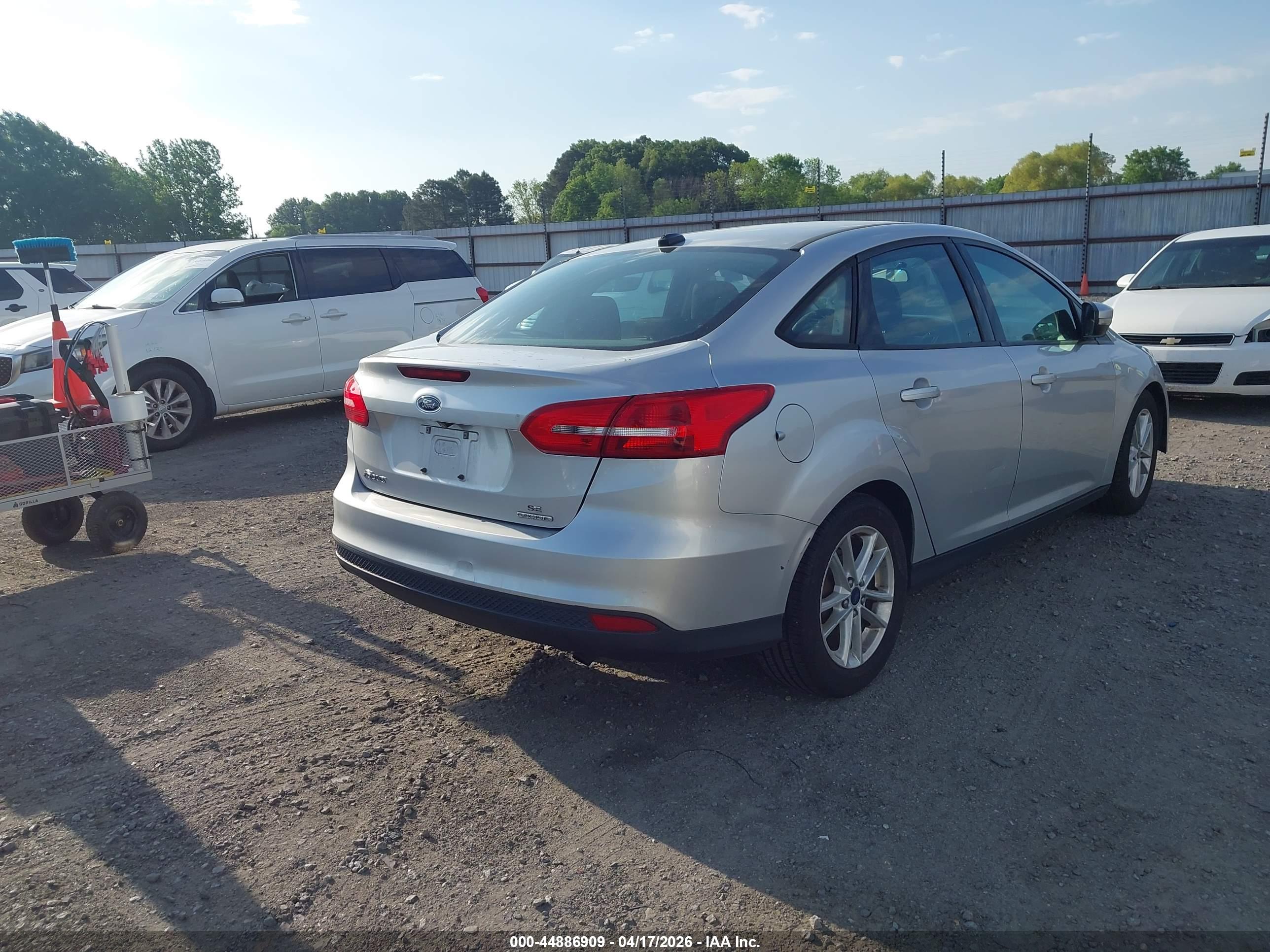 FORD FOCUS image 4