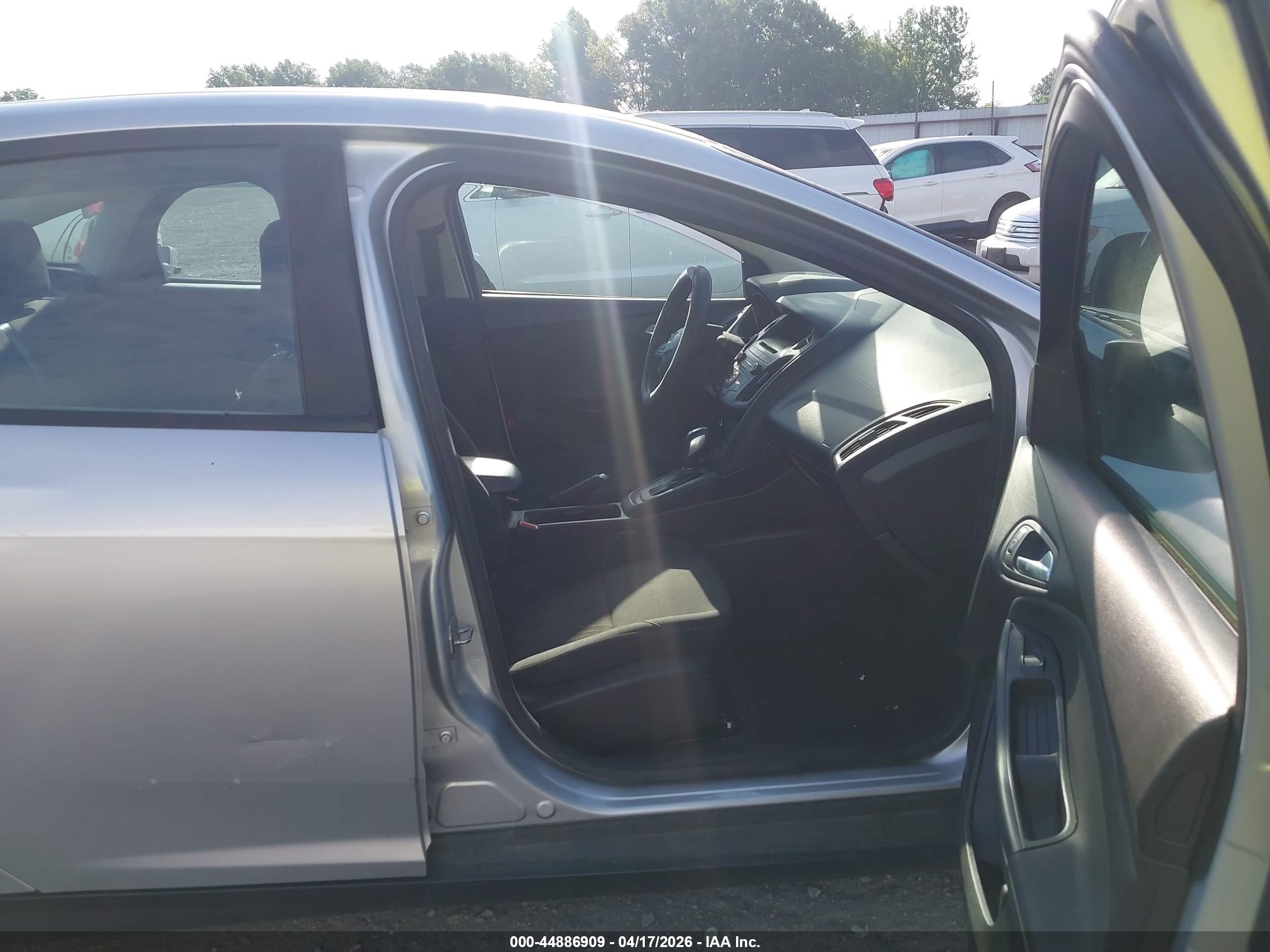 FORD FOCUS image 5