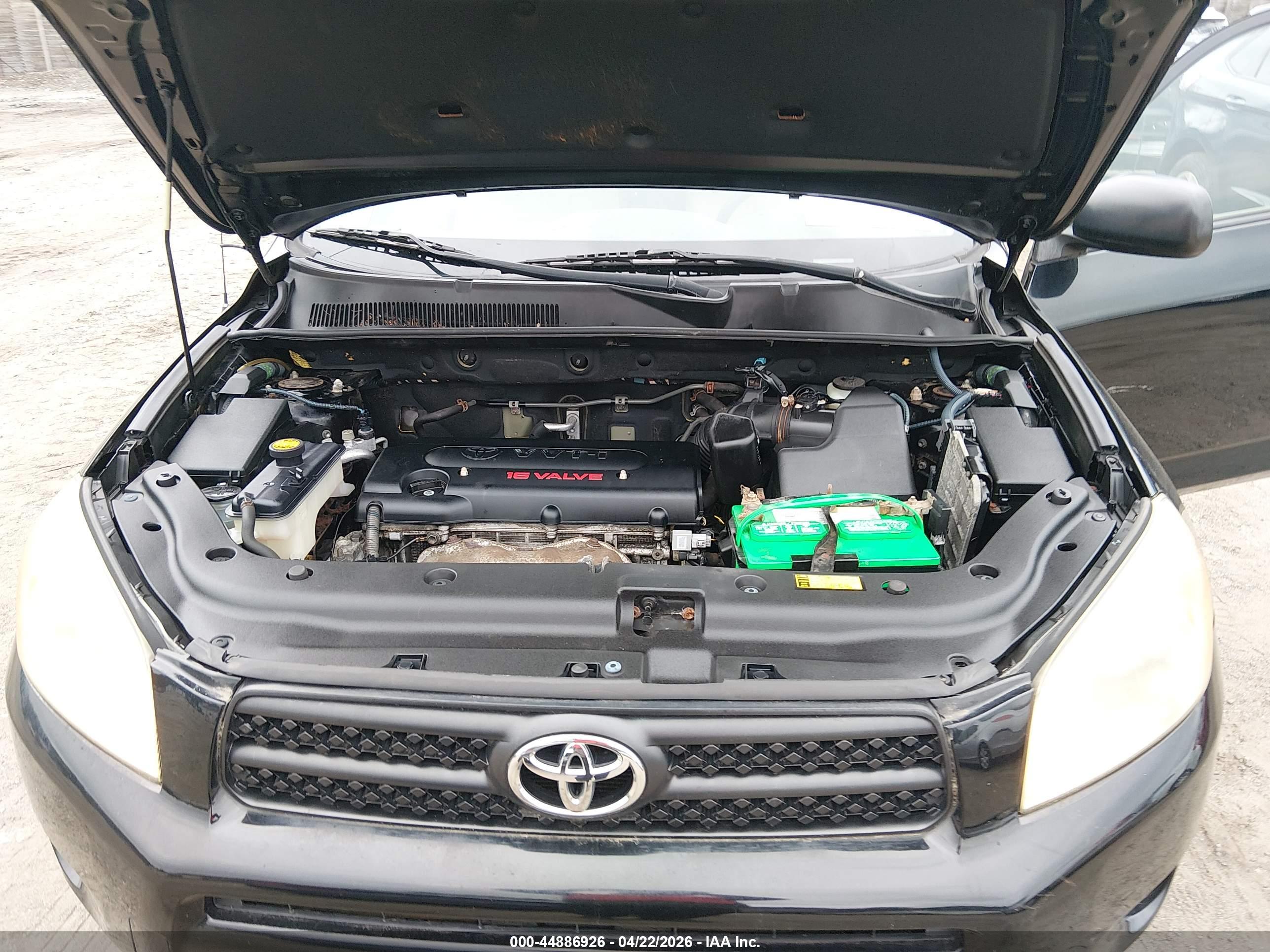 TOYOTA RAV4 image 10
