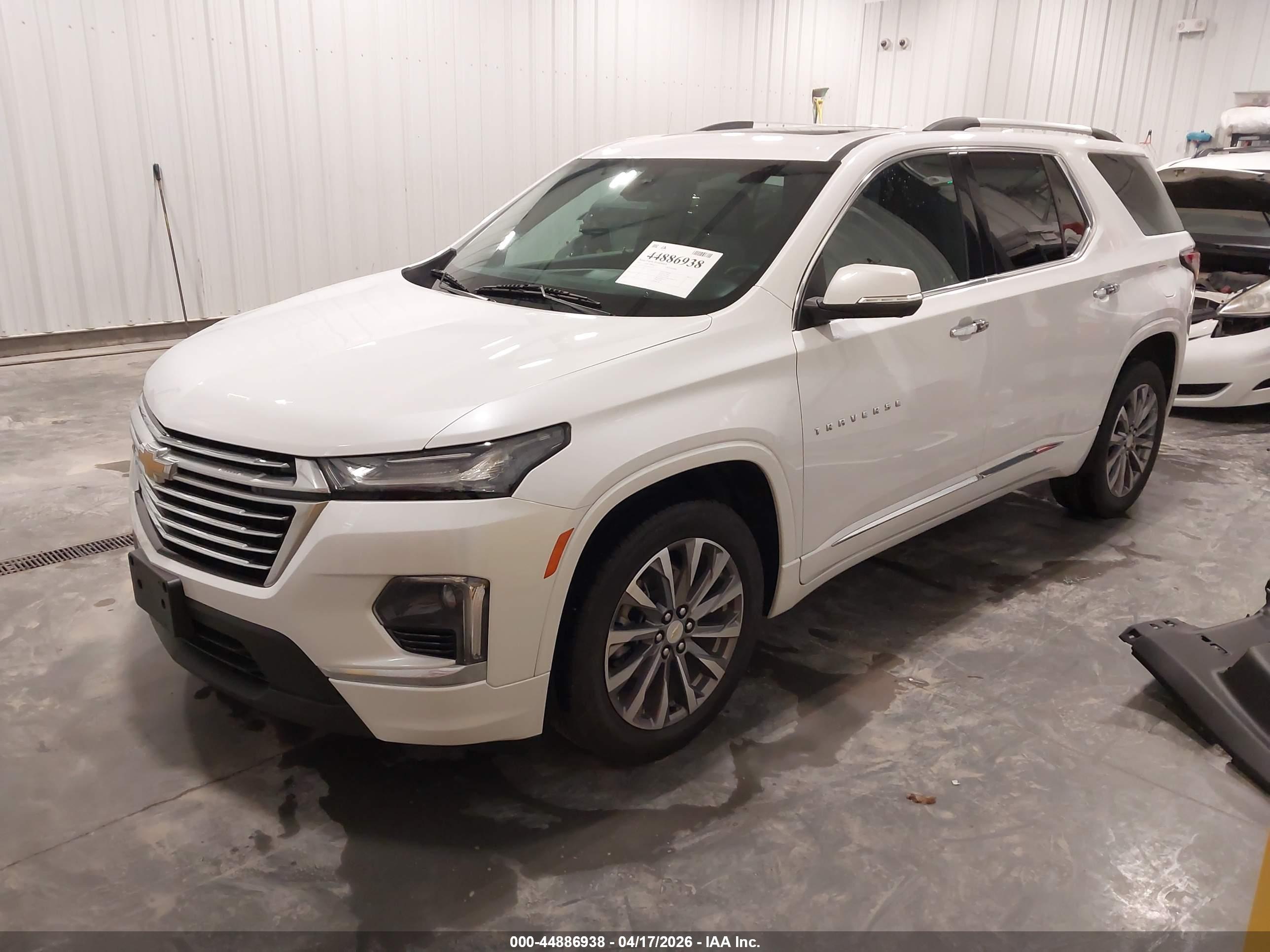 CHEVROLET TRAVERSE image 2