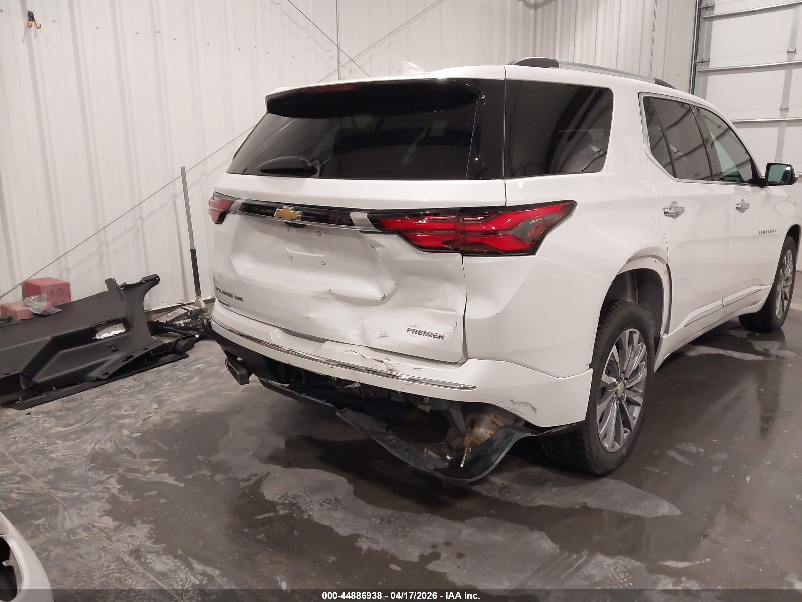 CHEVROLET TRAVERSE image 6