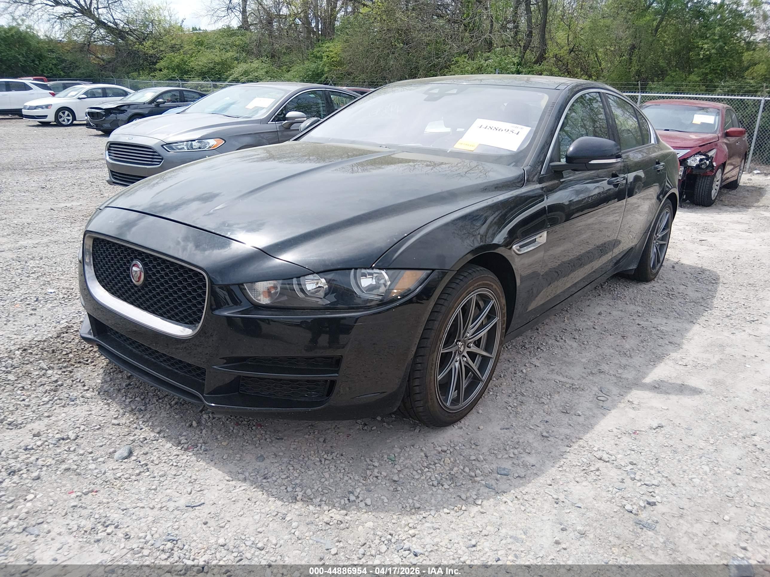 JAGUAR XE image 2