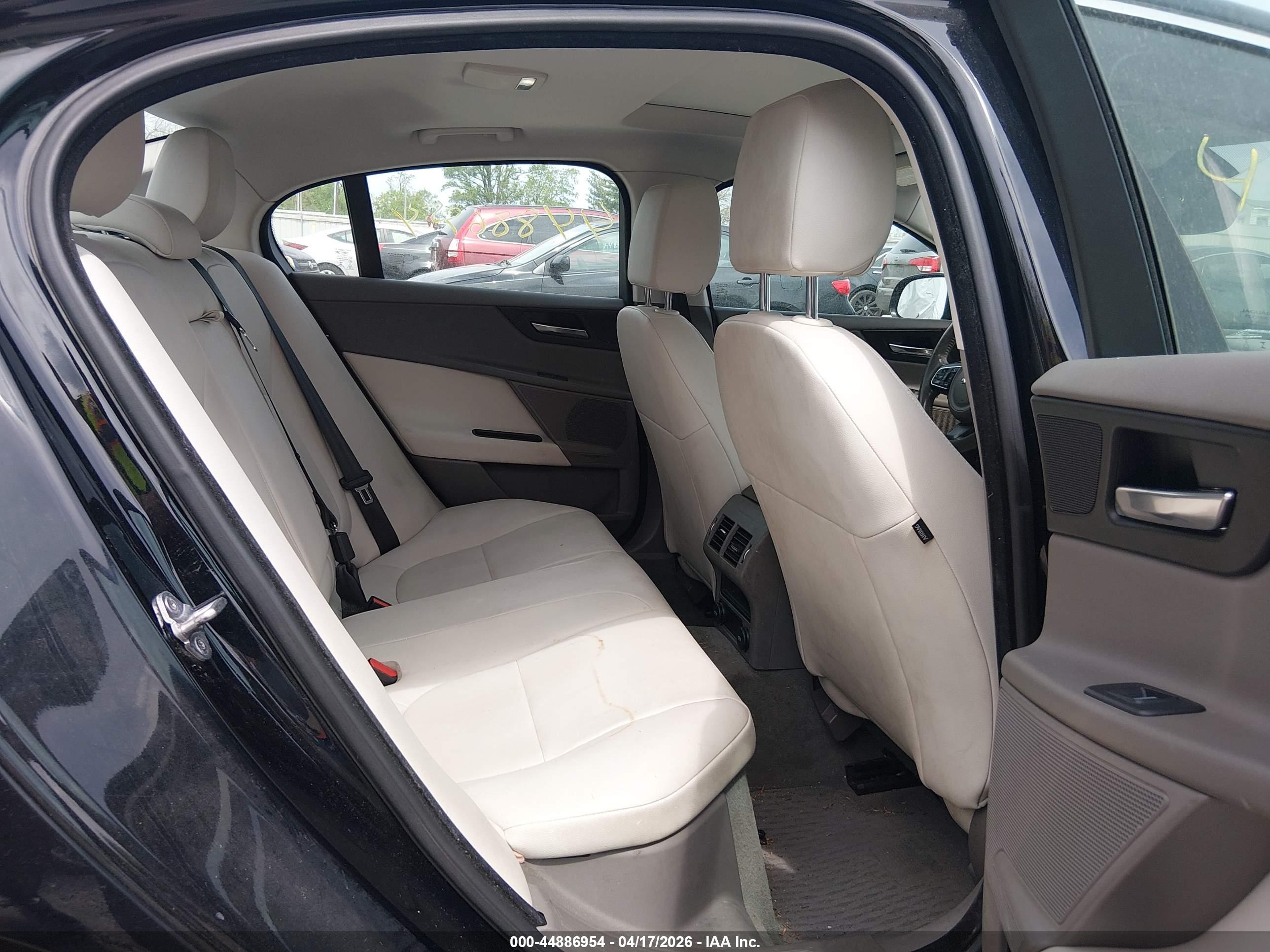 JAGUAR XE image 8
