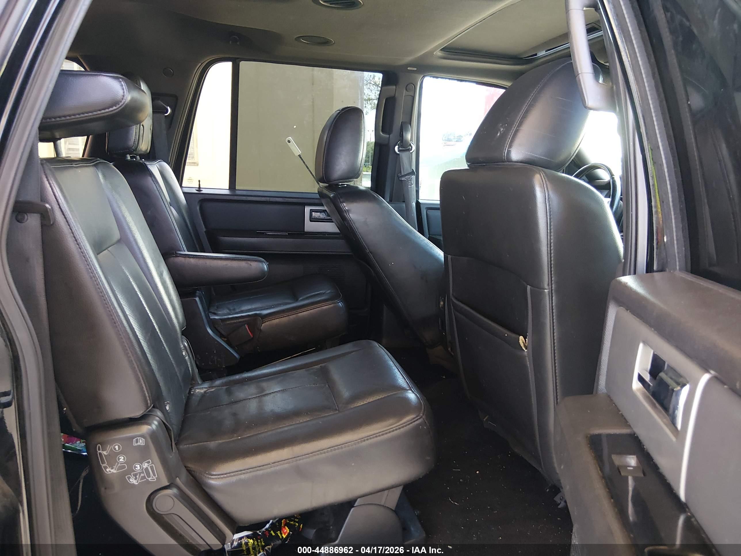 FORD EXPEDITION image 8