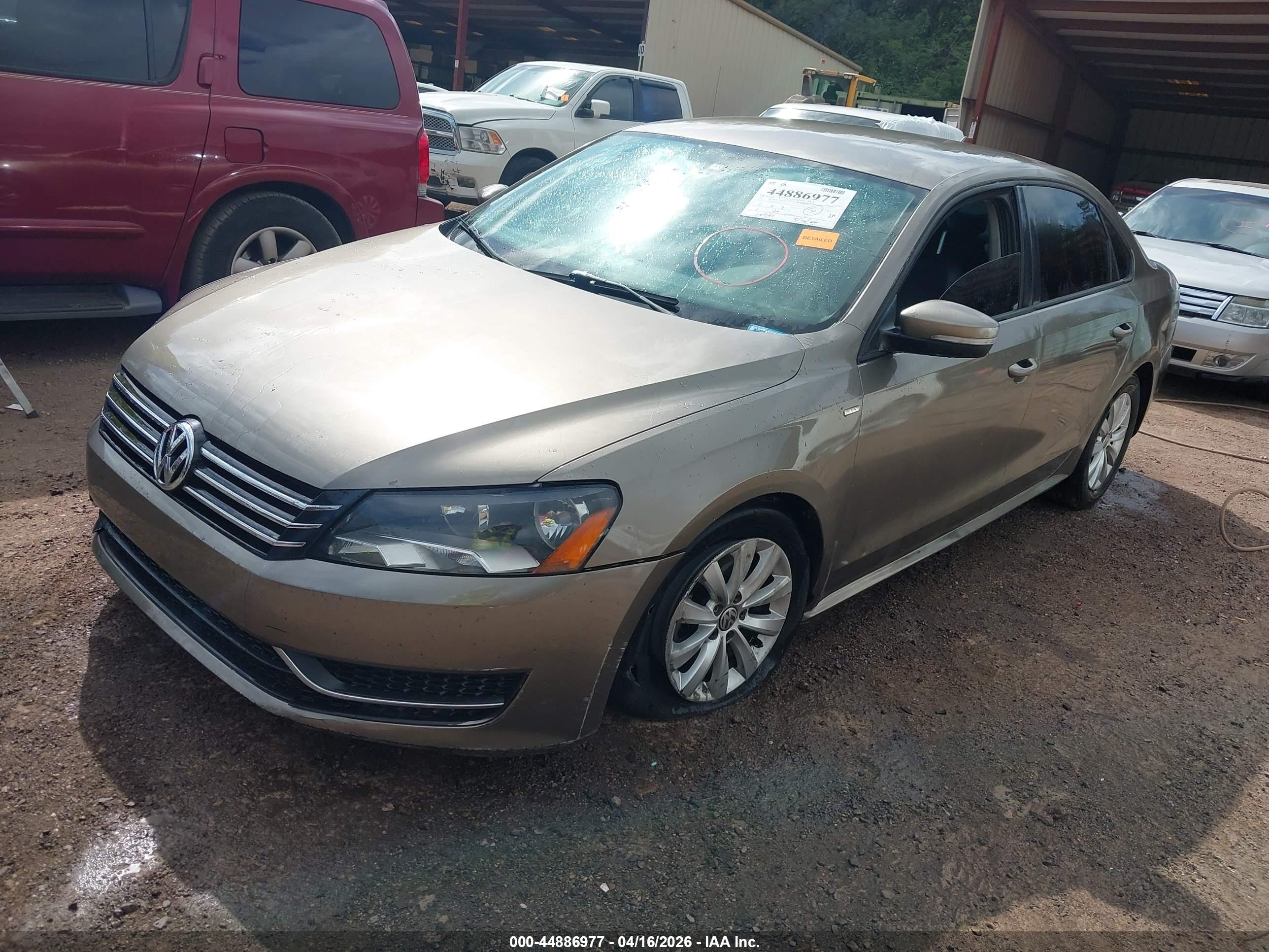 VOLKSWAGEN PASSAT image 2