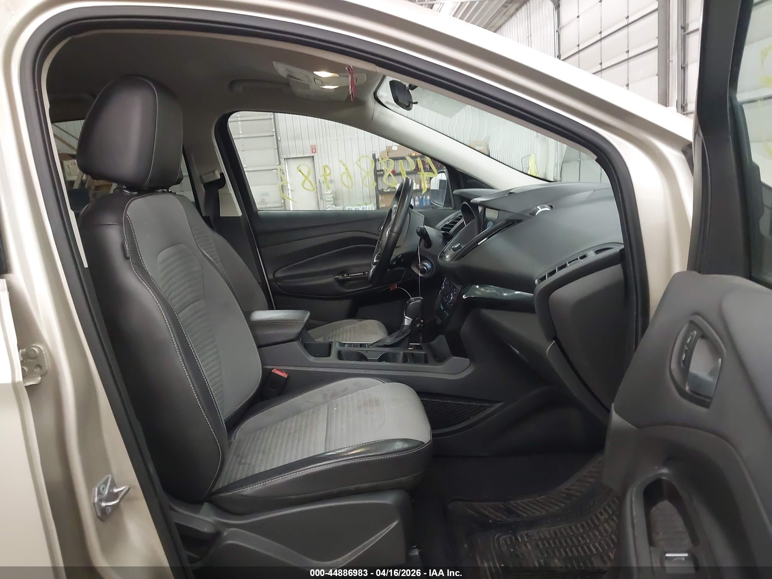 FORD ESCAPE image 5