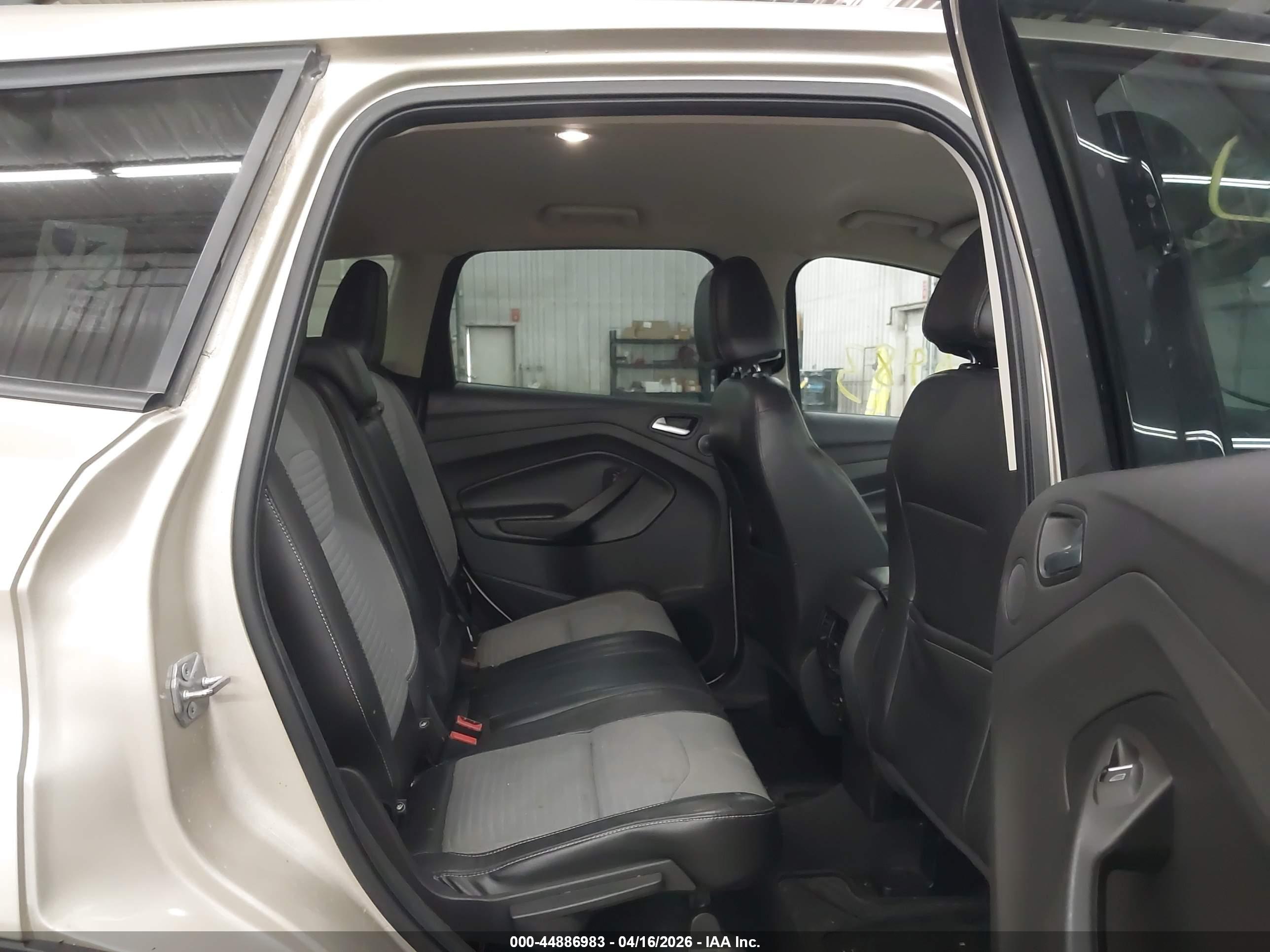 FORD ESCAPE image 8