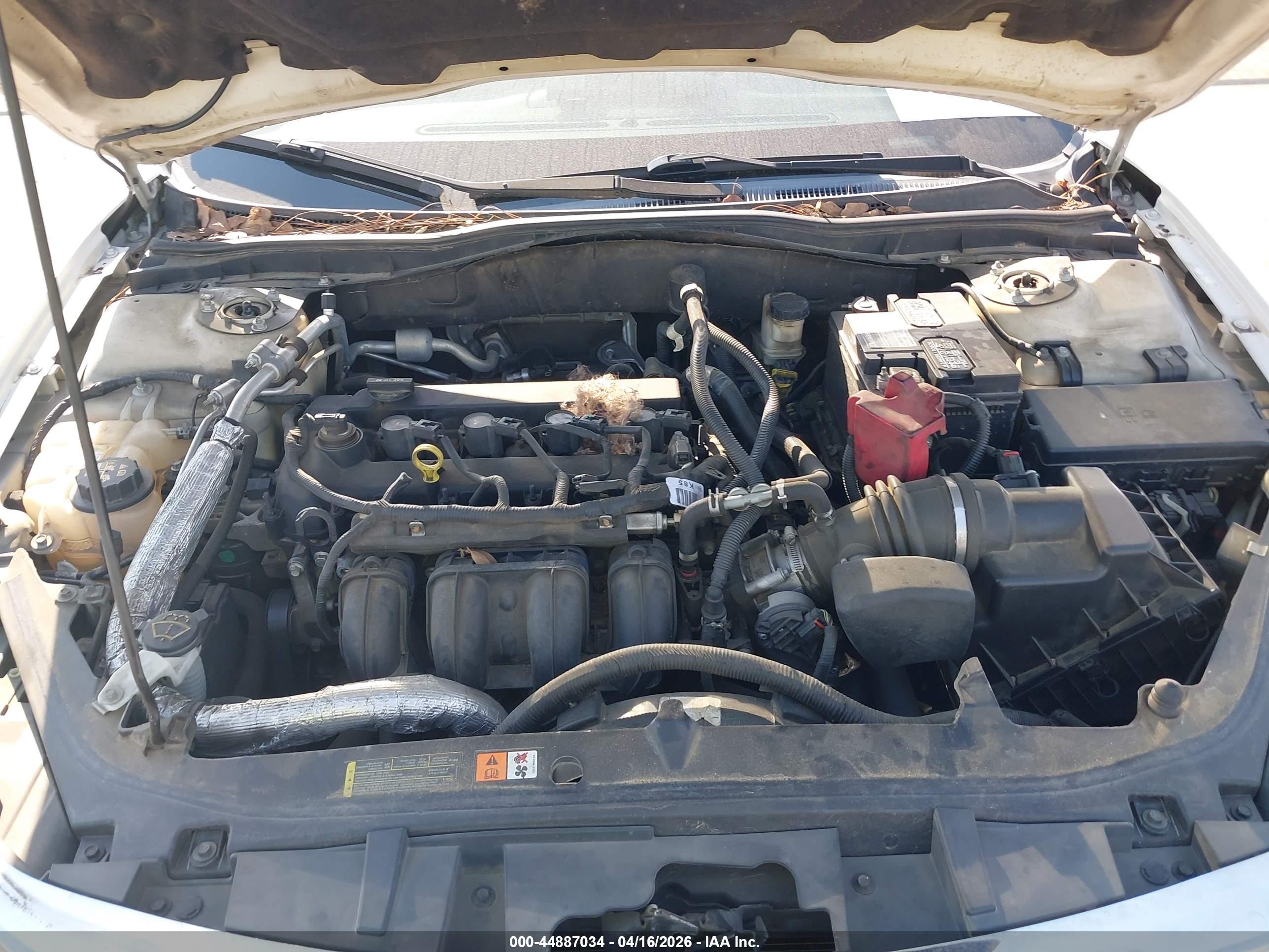 FORD FUSION image 10