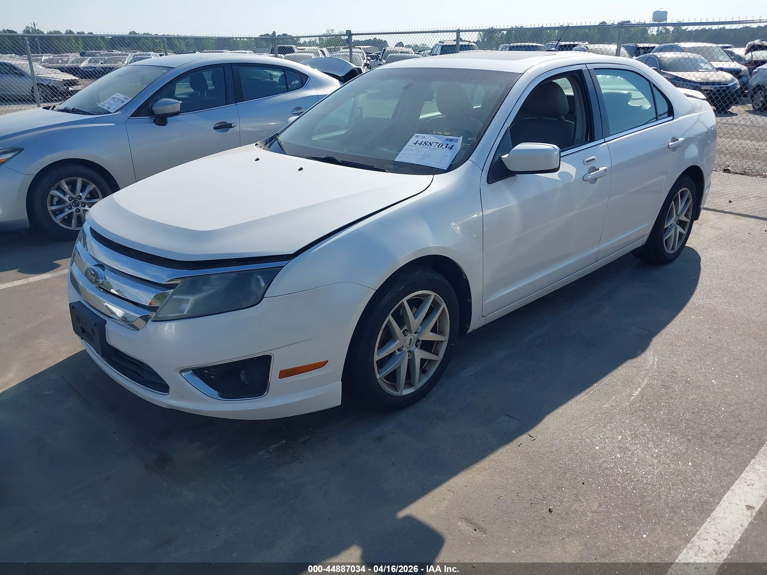 FORD FUSION image 2