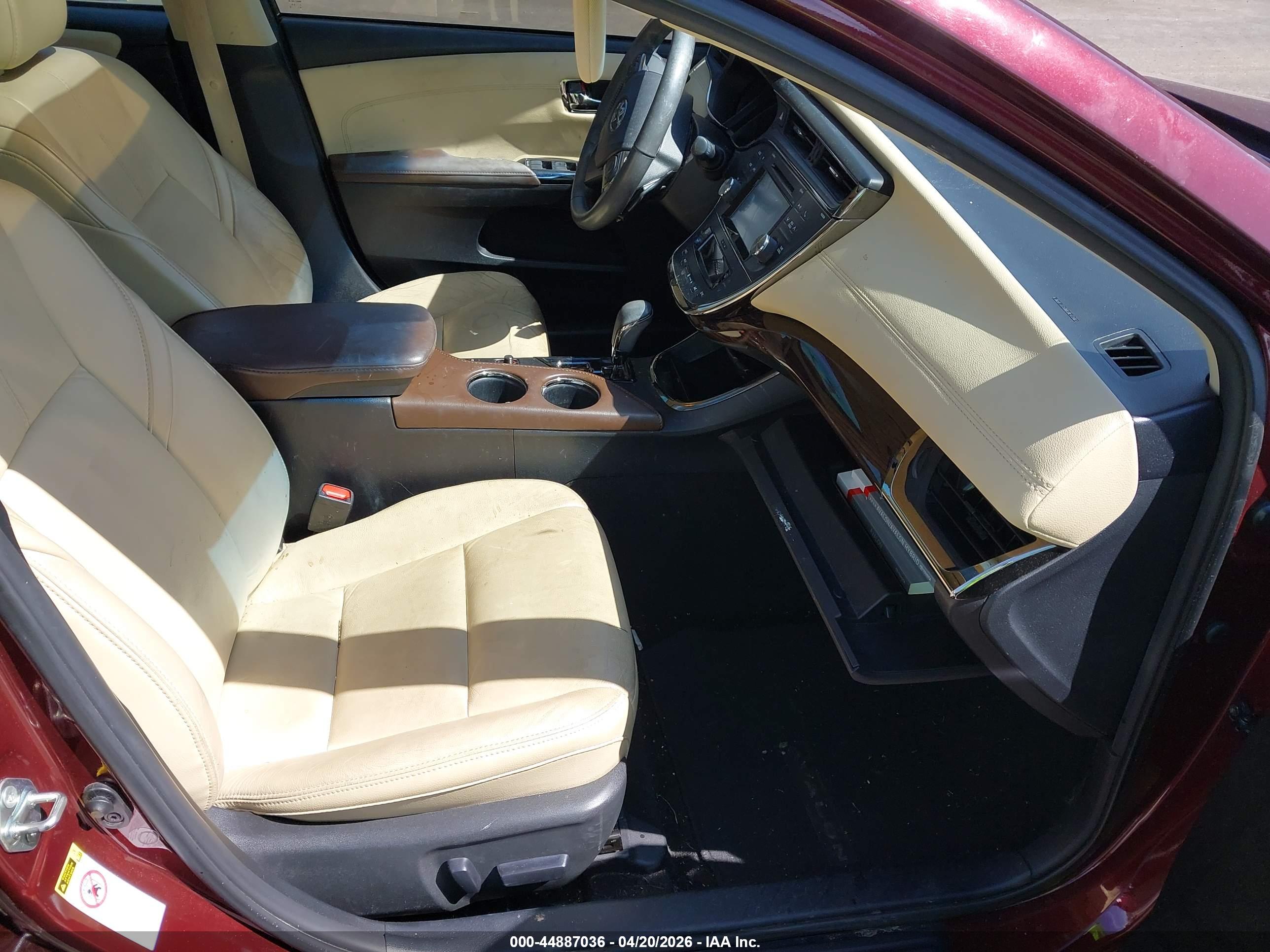 TOYOTA AVALON image 5