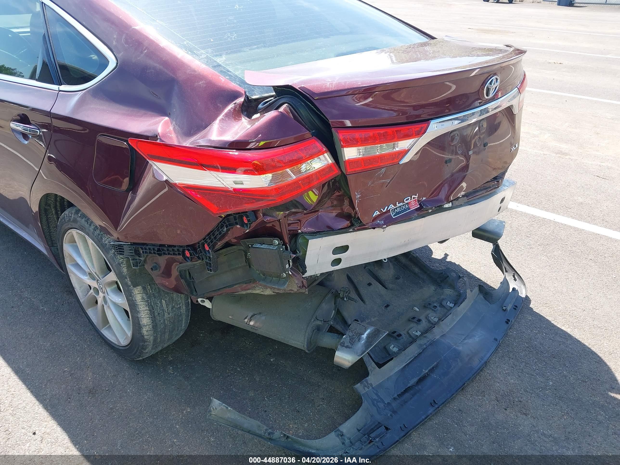 TOYOTA AVALON image 6