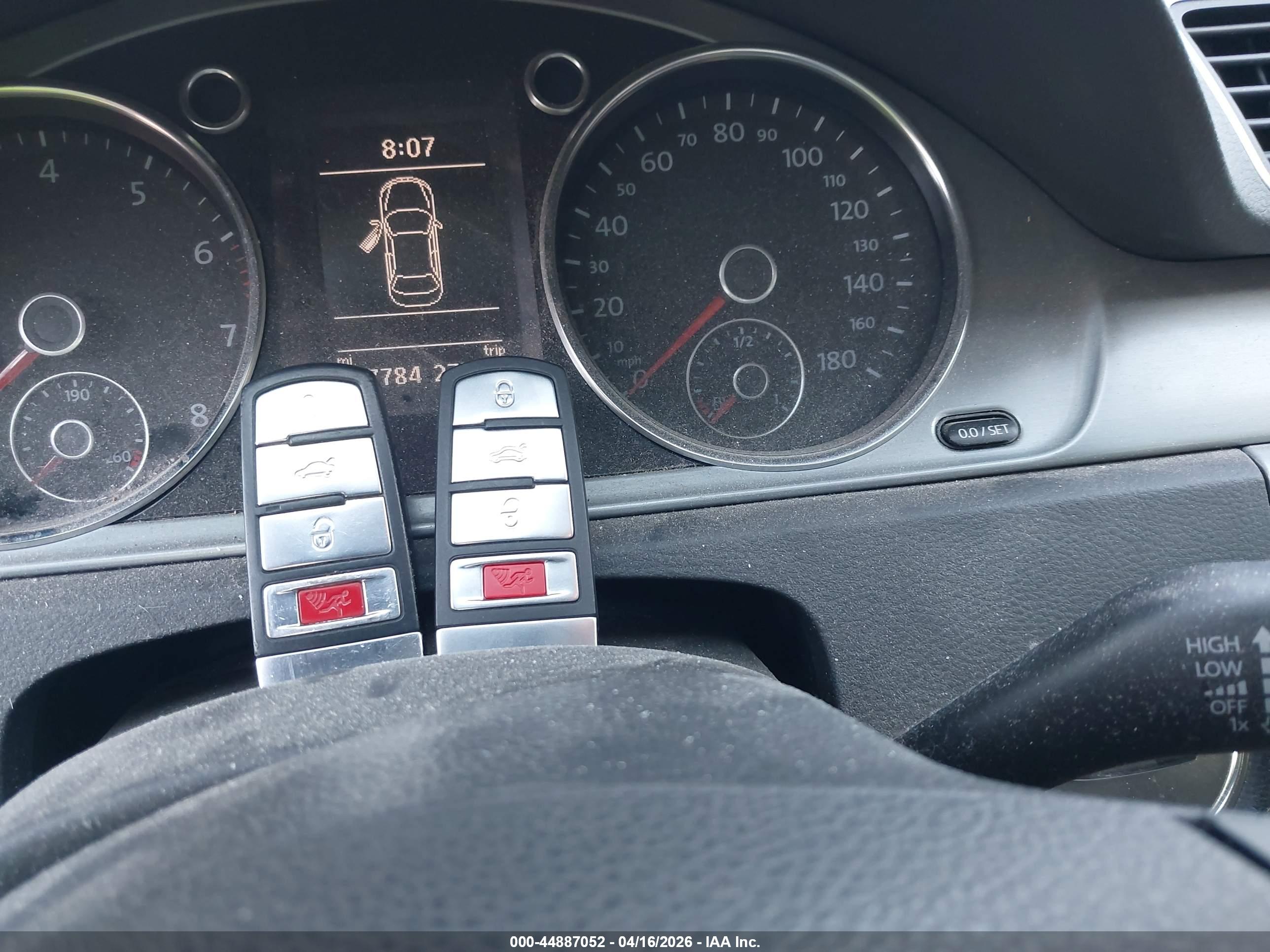 VOLKSWAGEN CC image 11