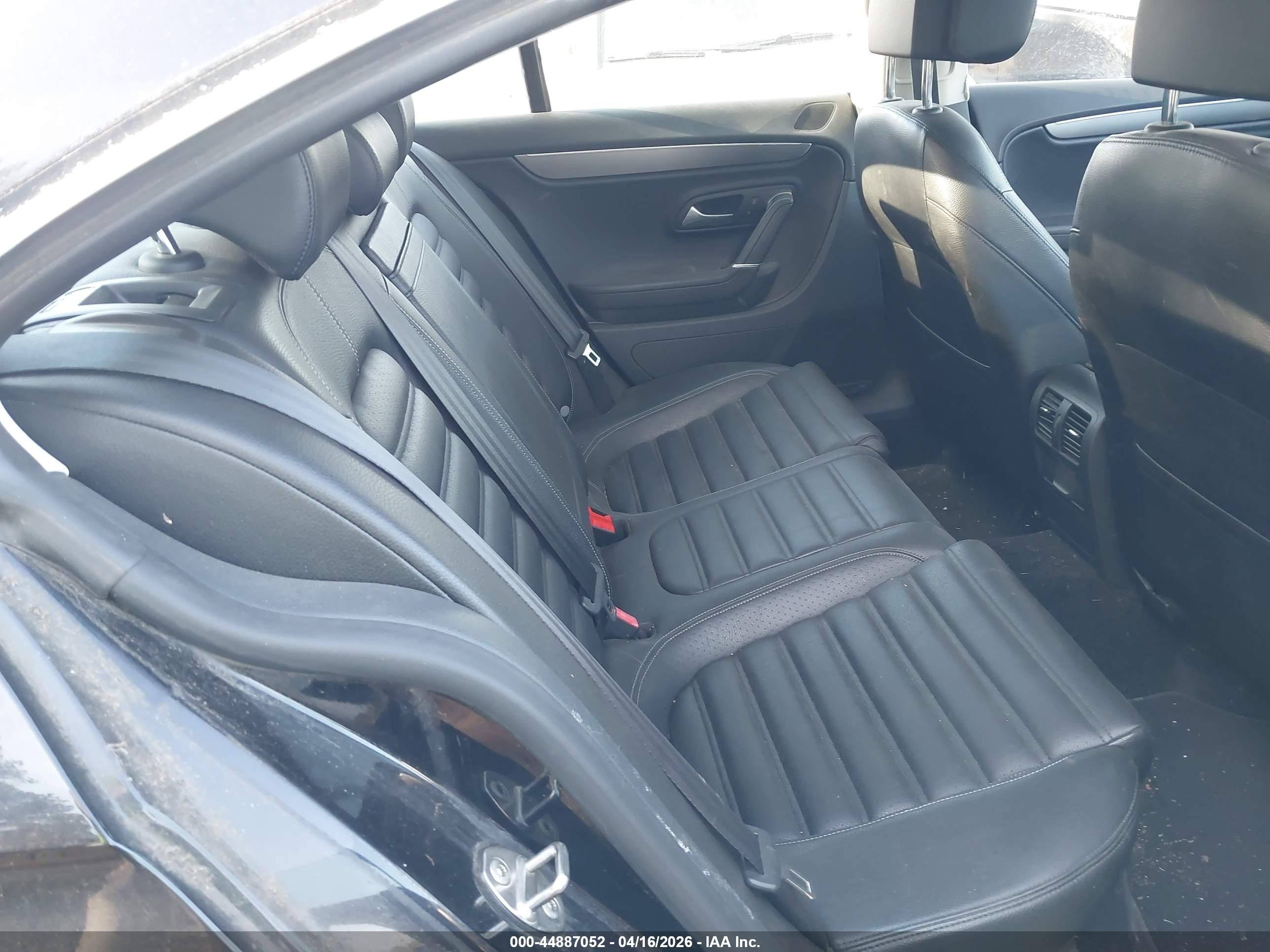 VOLKSWAGEN CC image 8