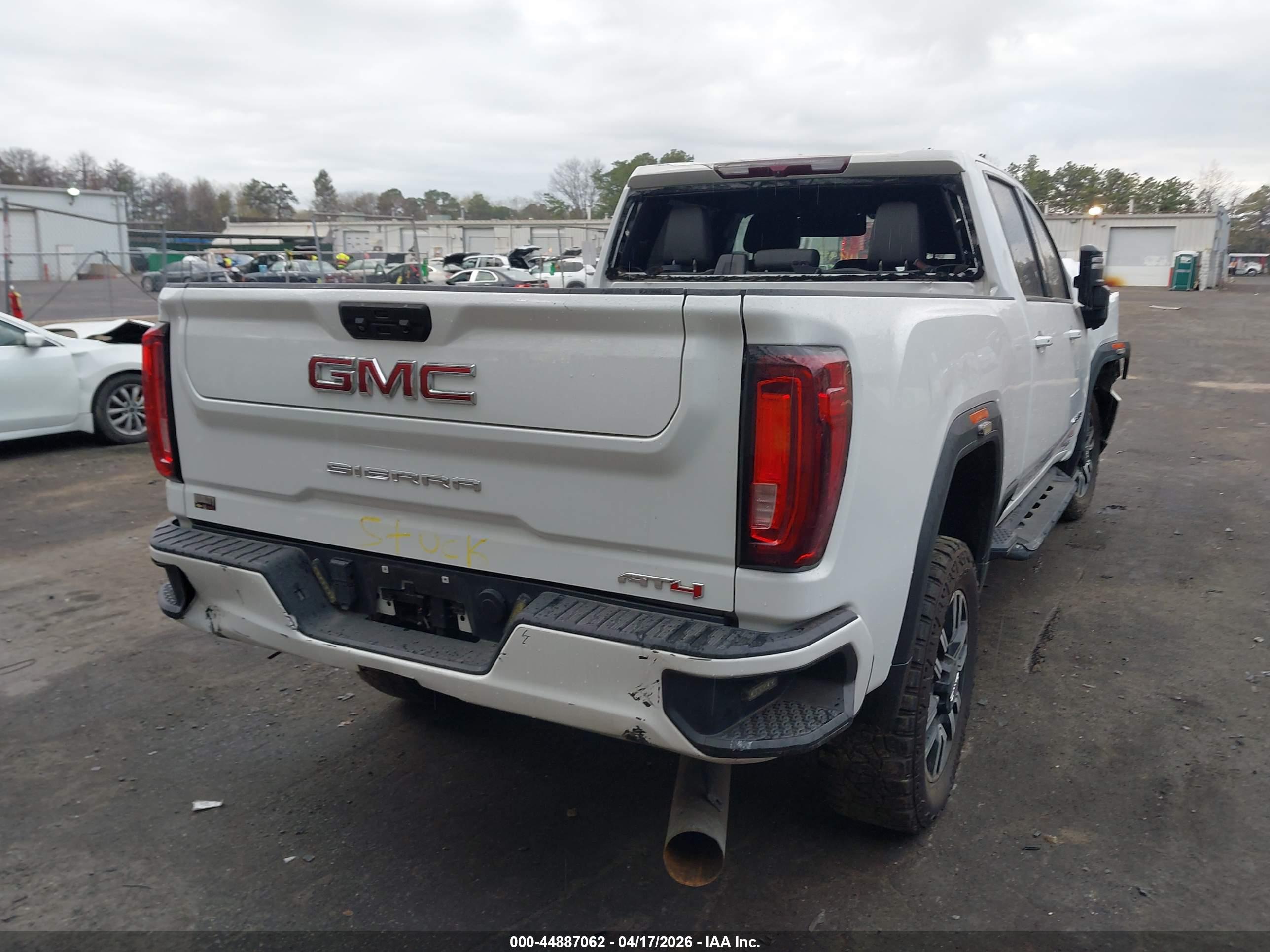 GMC SIERRA image 4