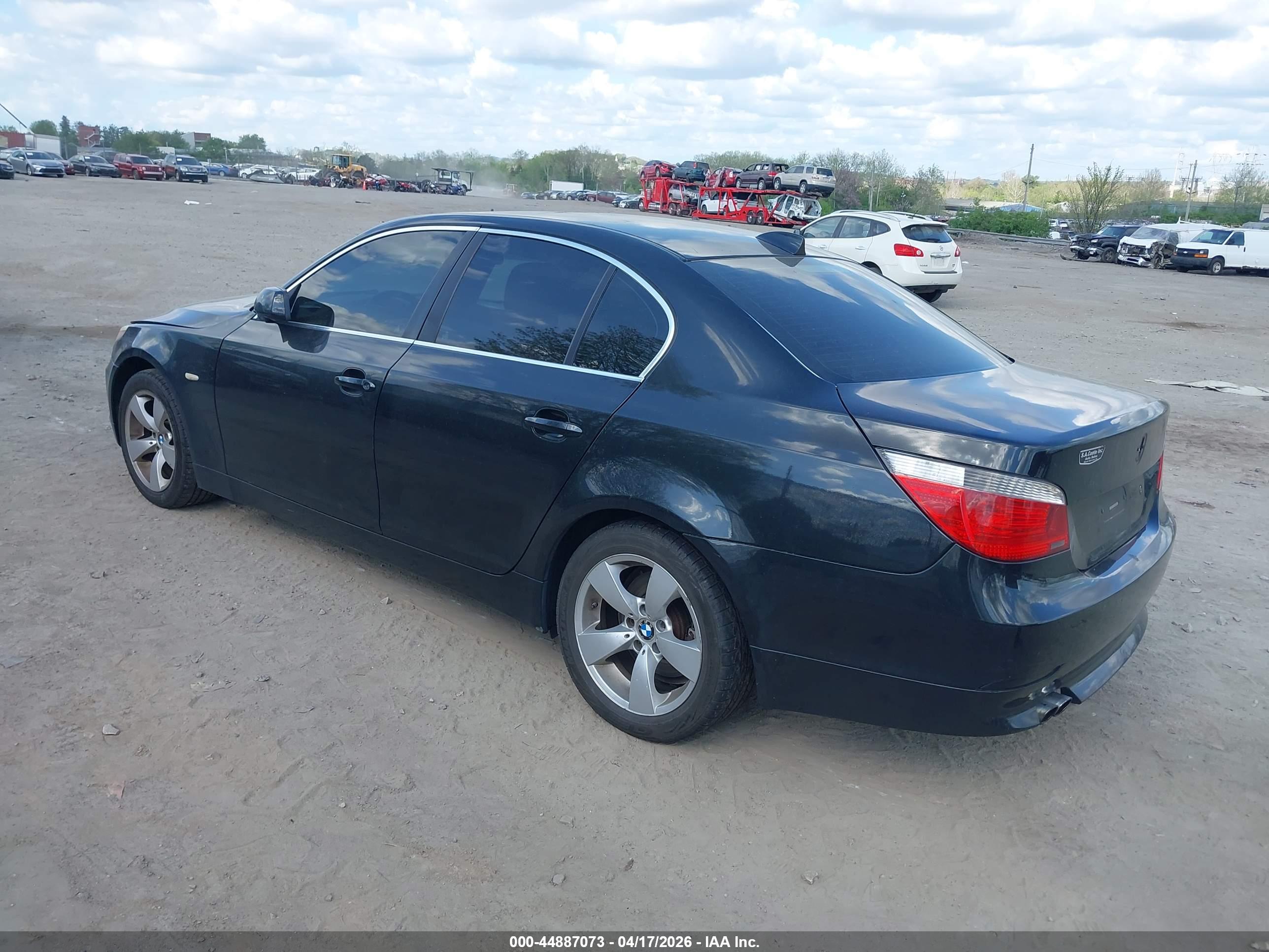 BMW 525I image 3