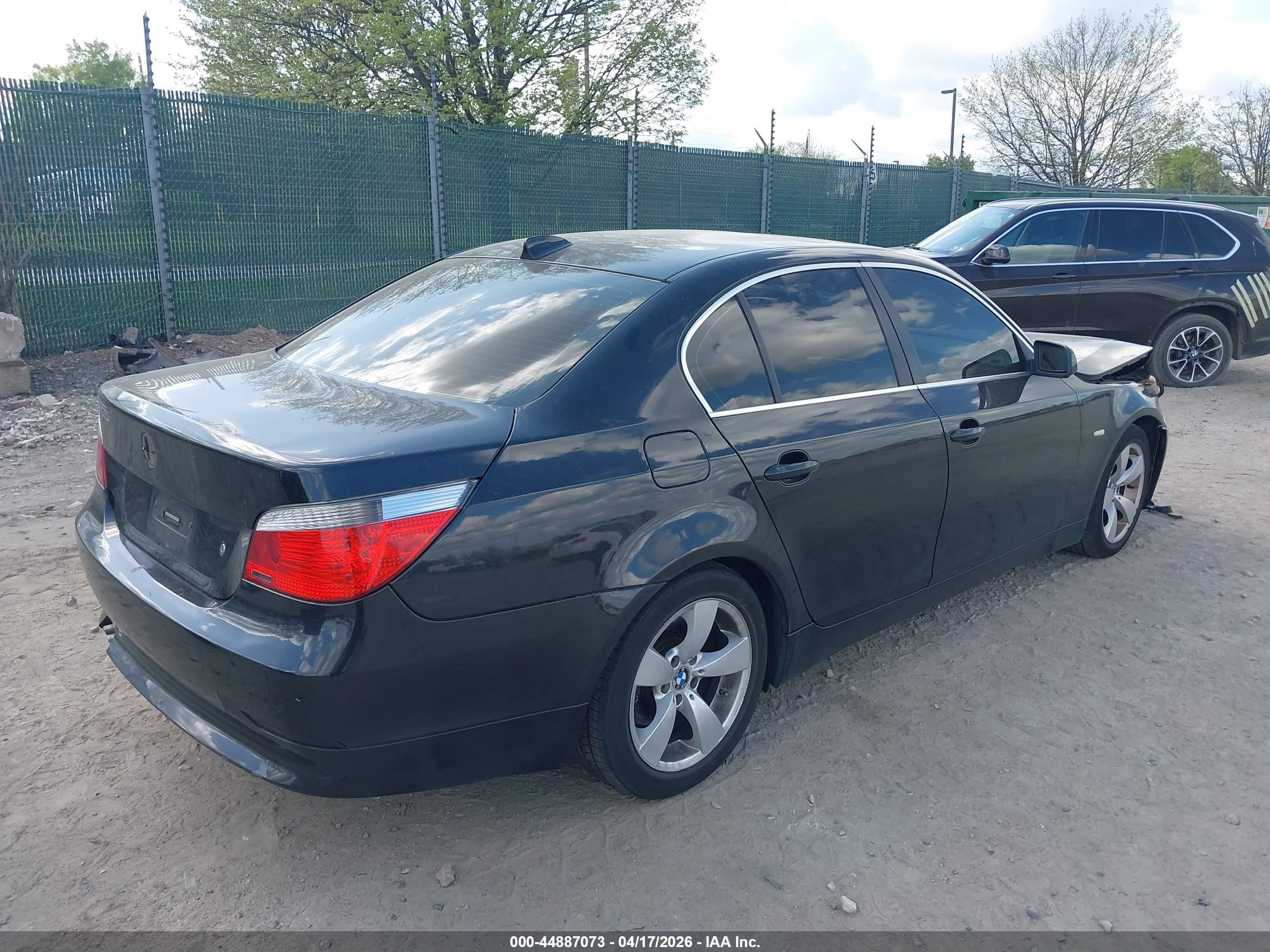 BMW 525I image 4