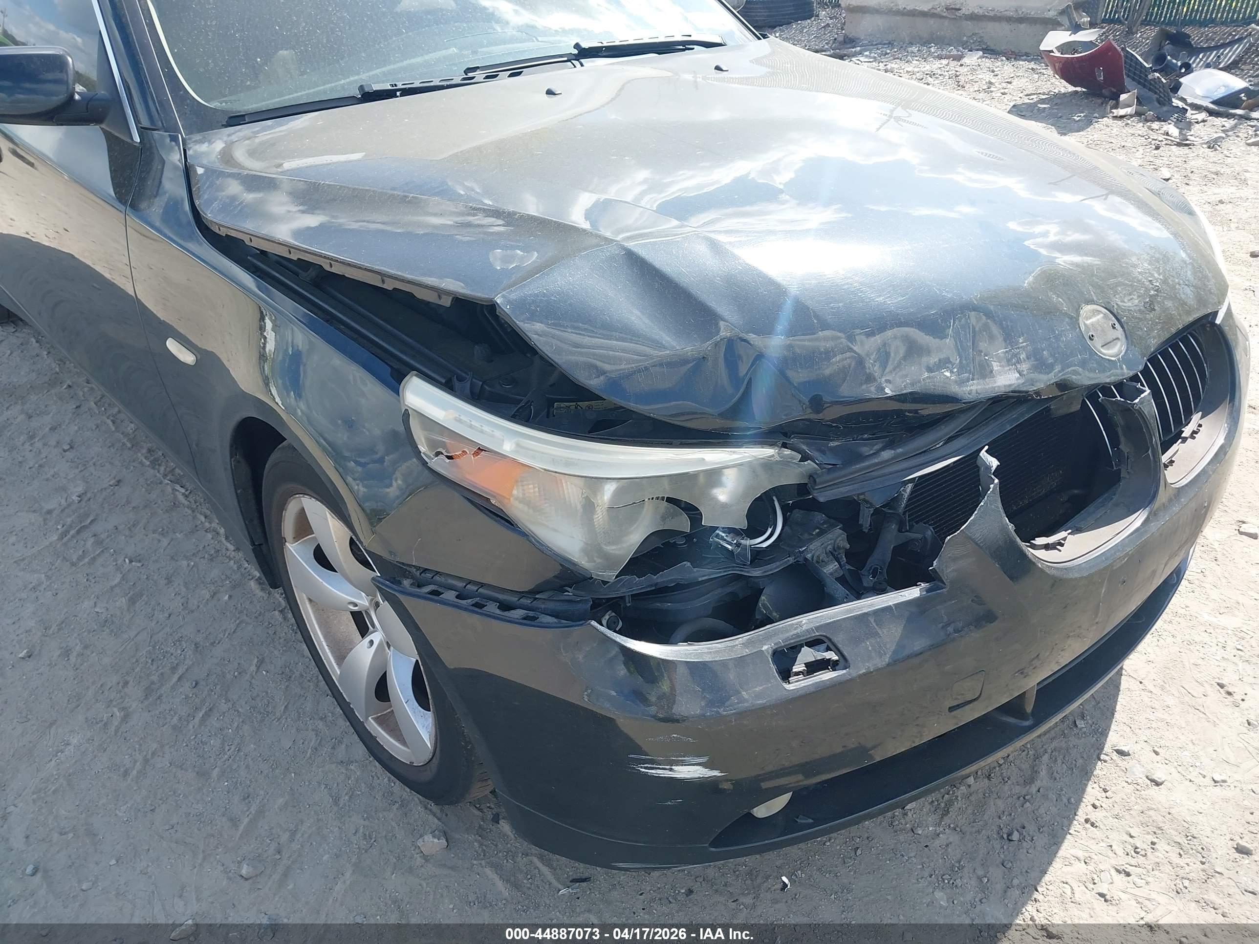 BMW 525I image 6