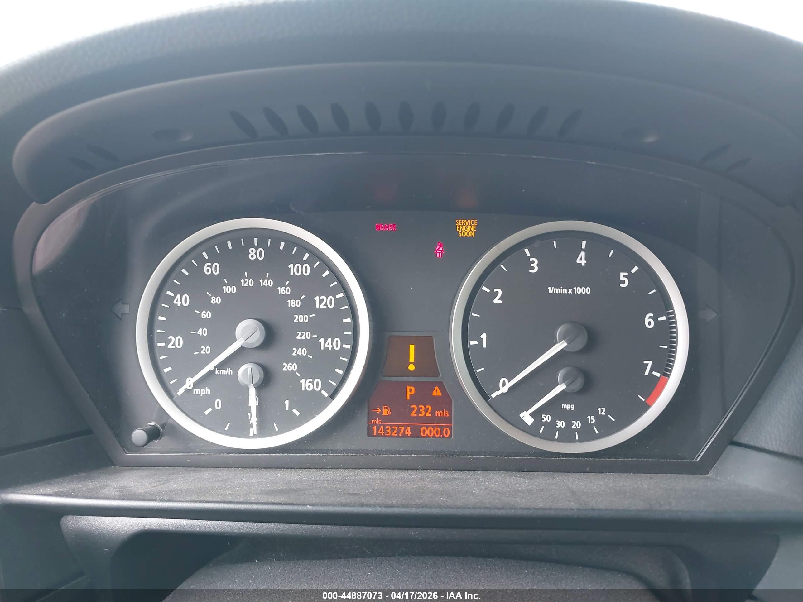 BMW 525I image 7