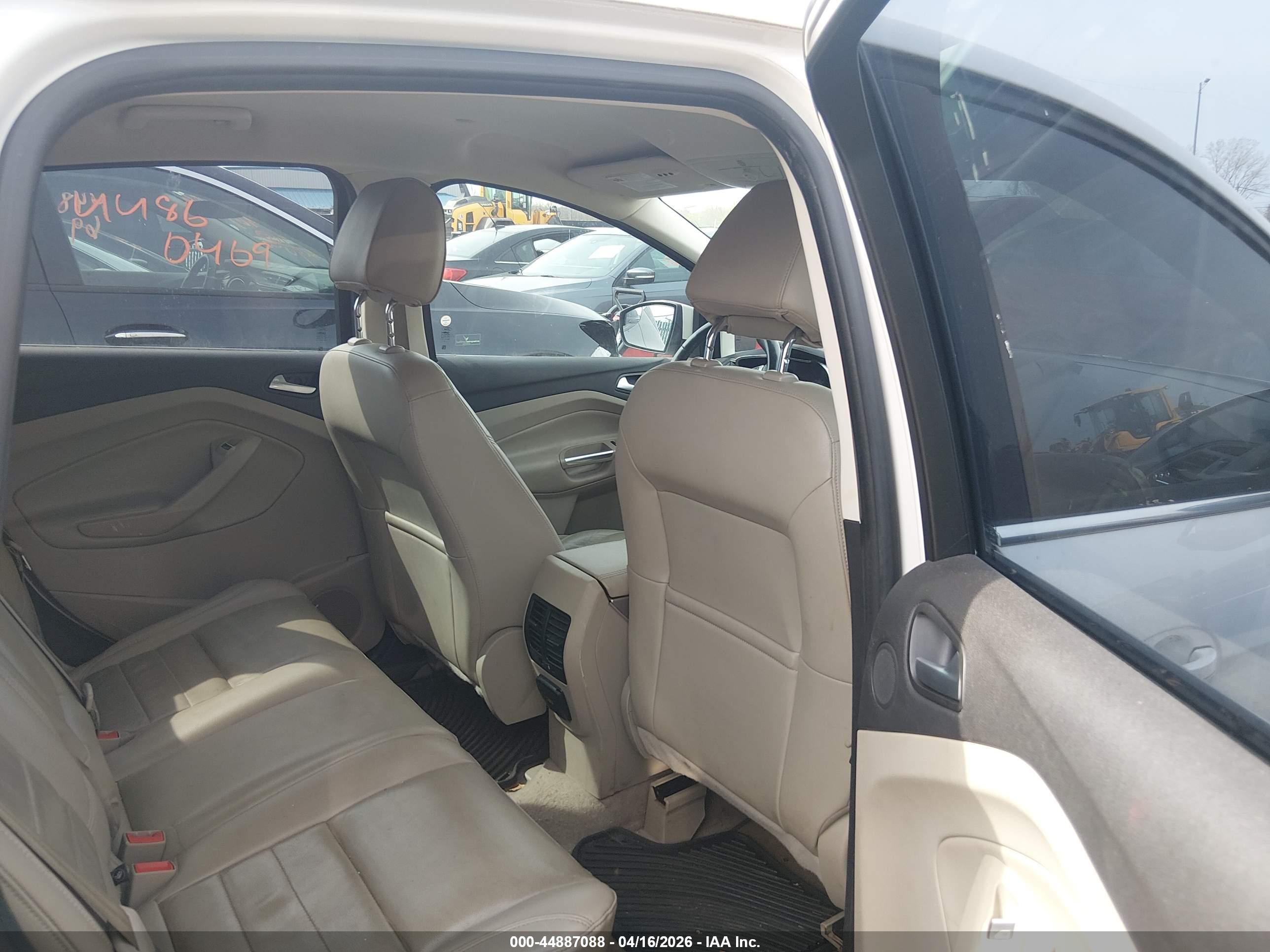 FORD C-MAX image 8