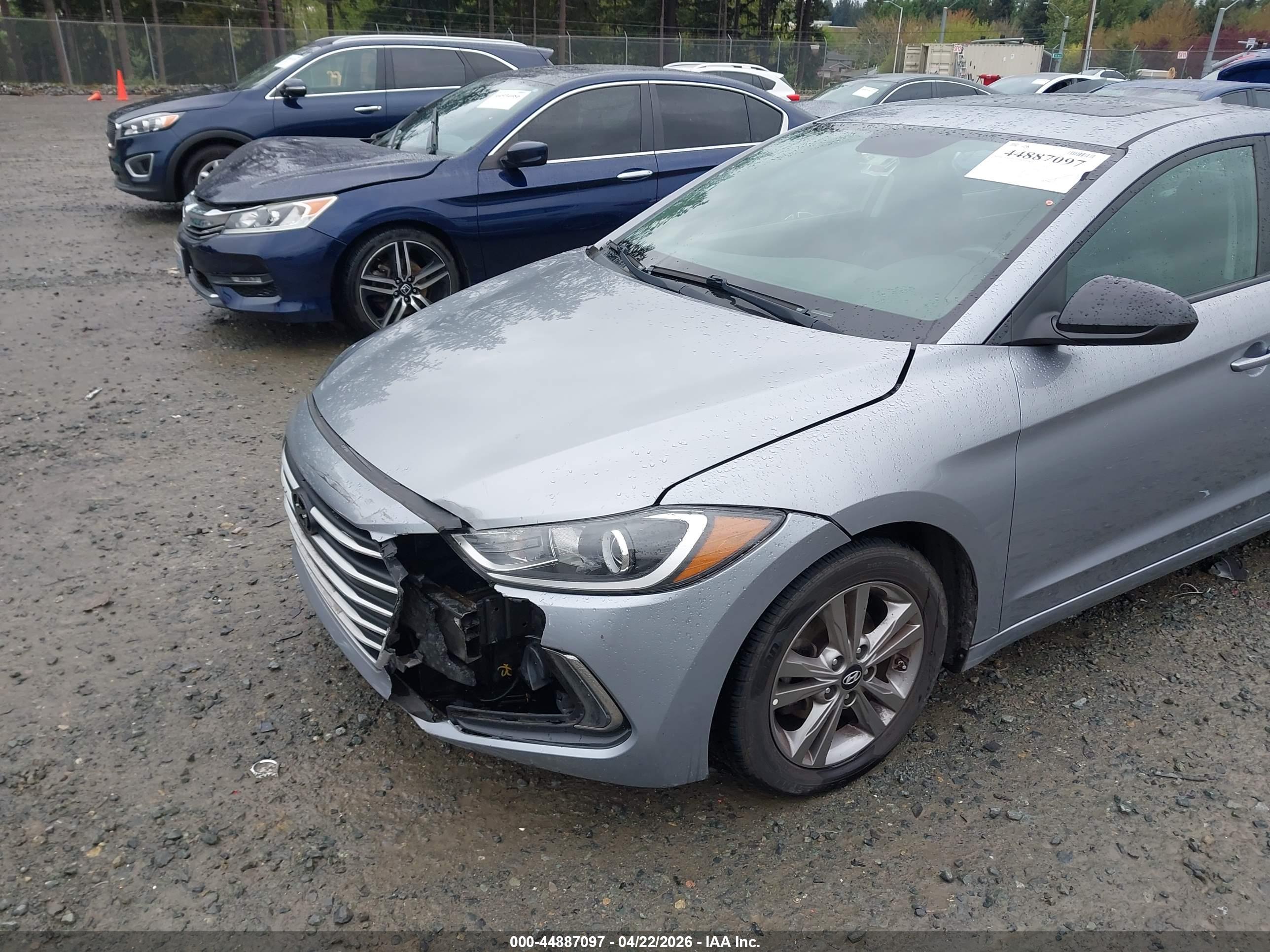 HYUNDAI ELANTRA image 6