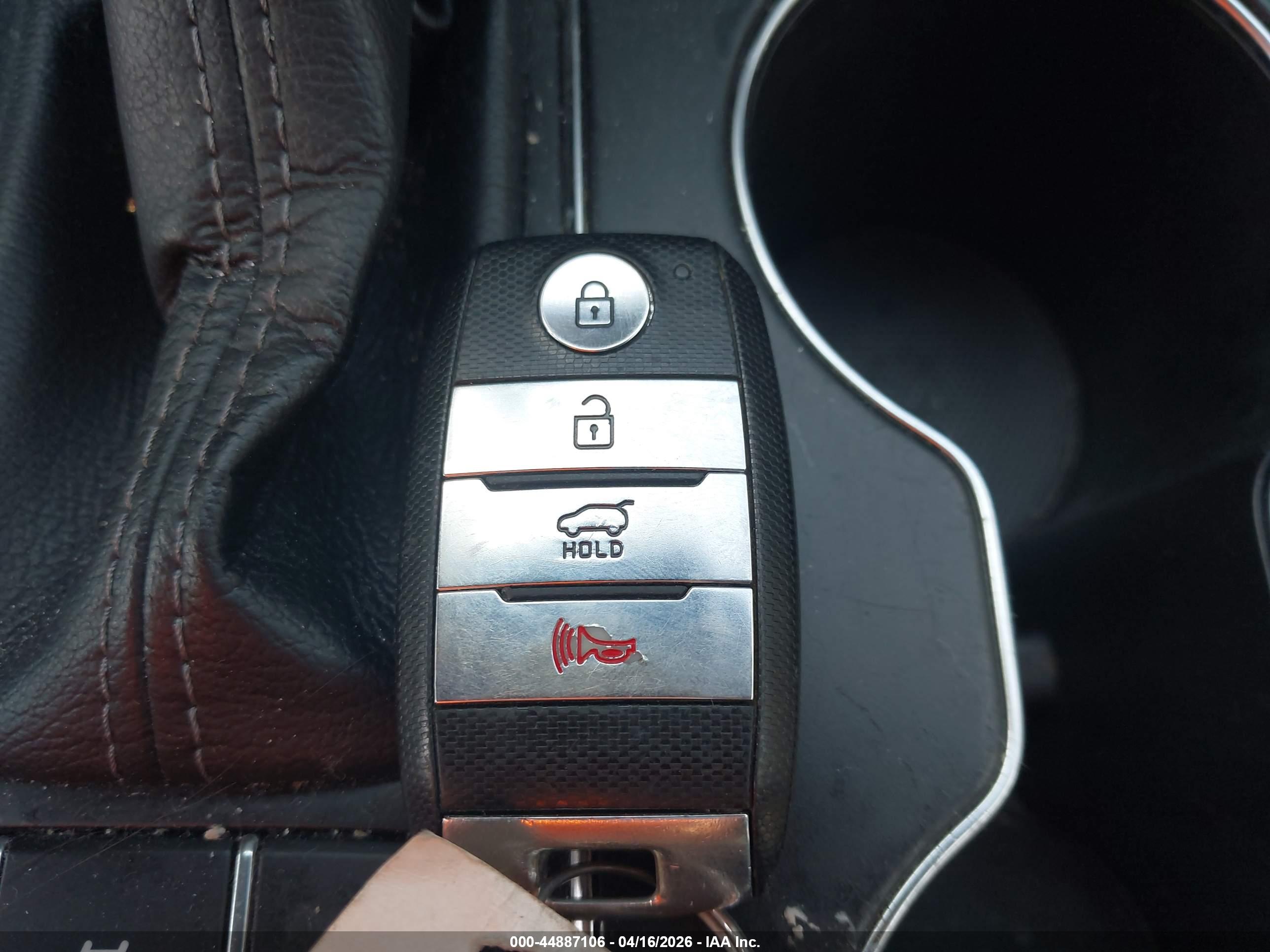 KIA SORENTO image 11