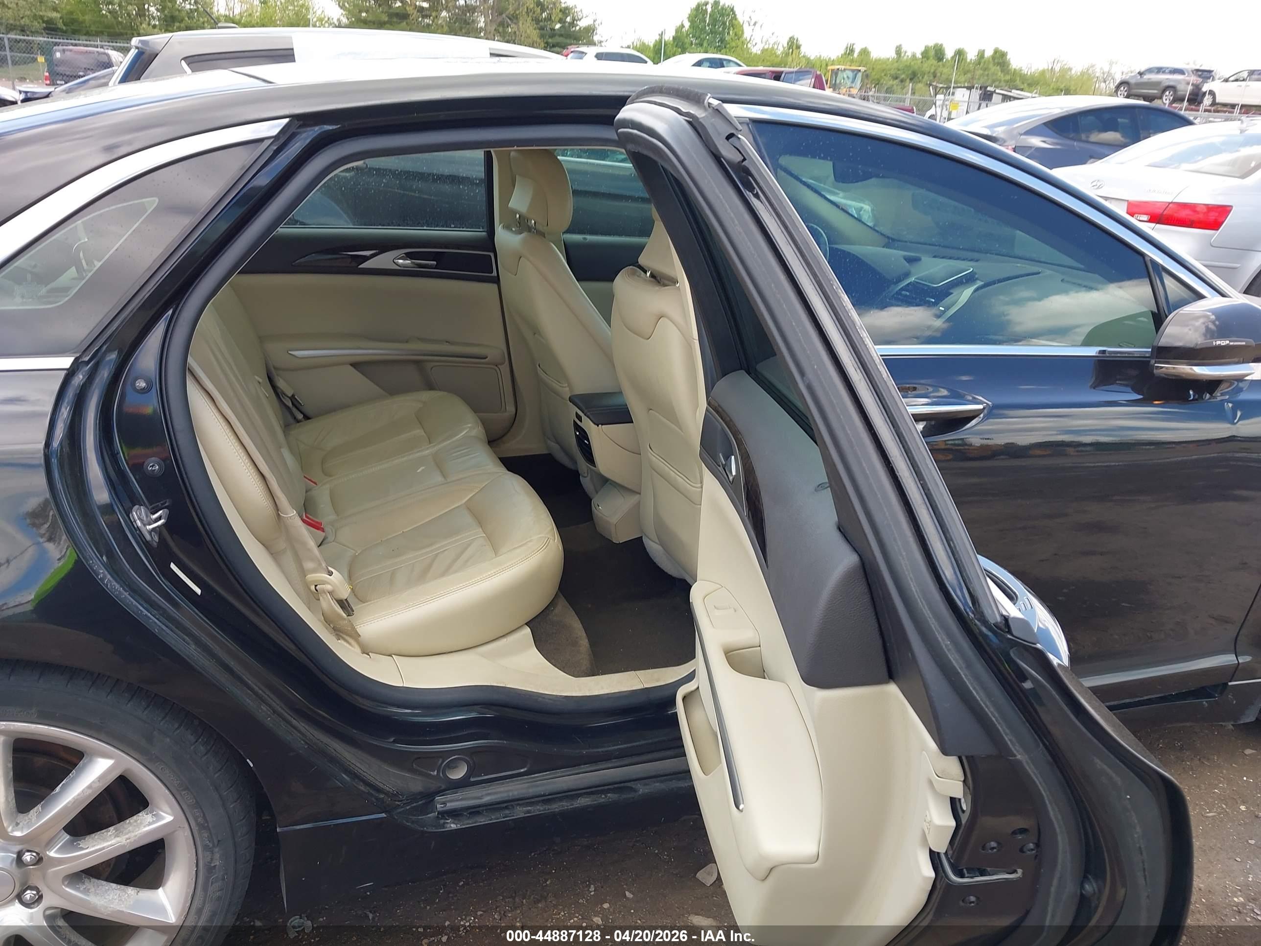 LINCOLN MKZ image 8