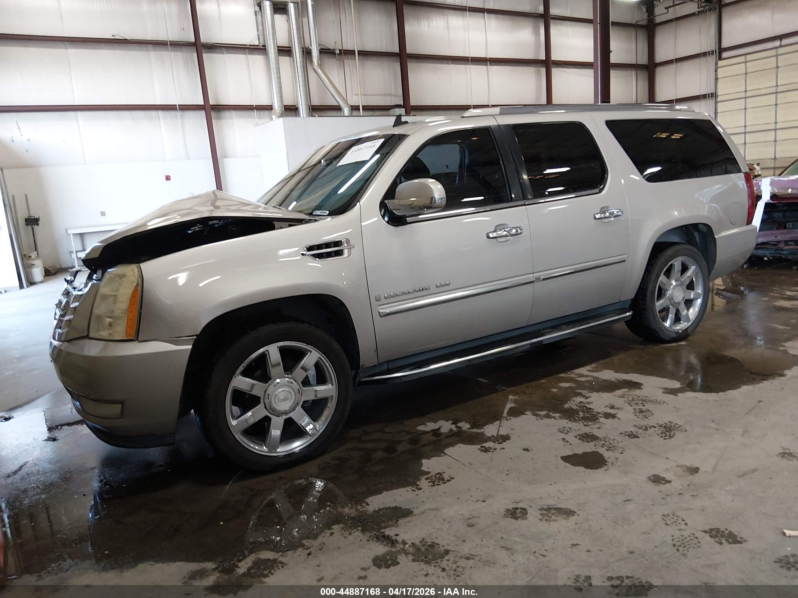 CADILLAC ESCALADE image 2