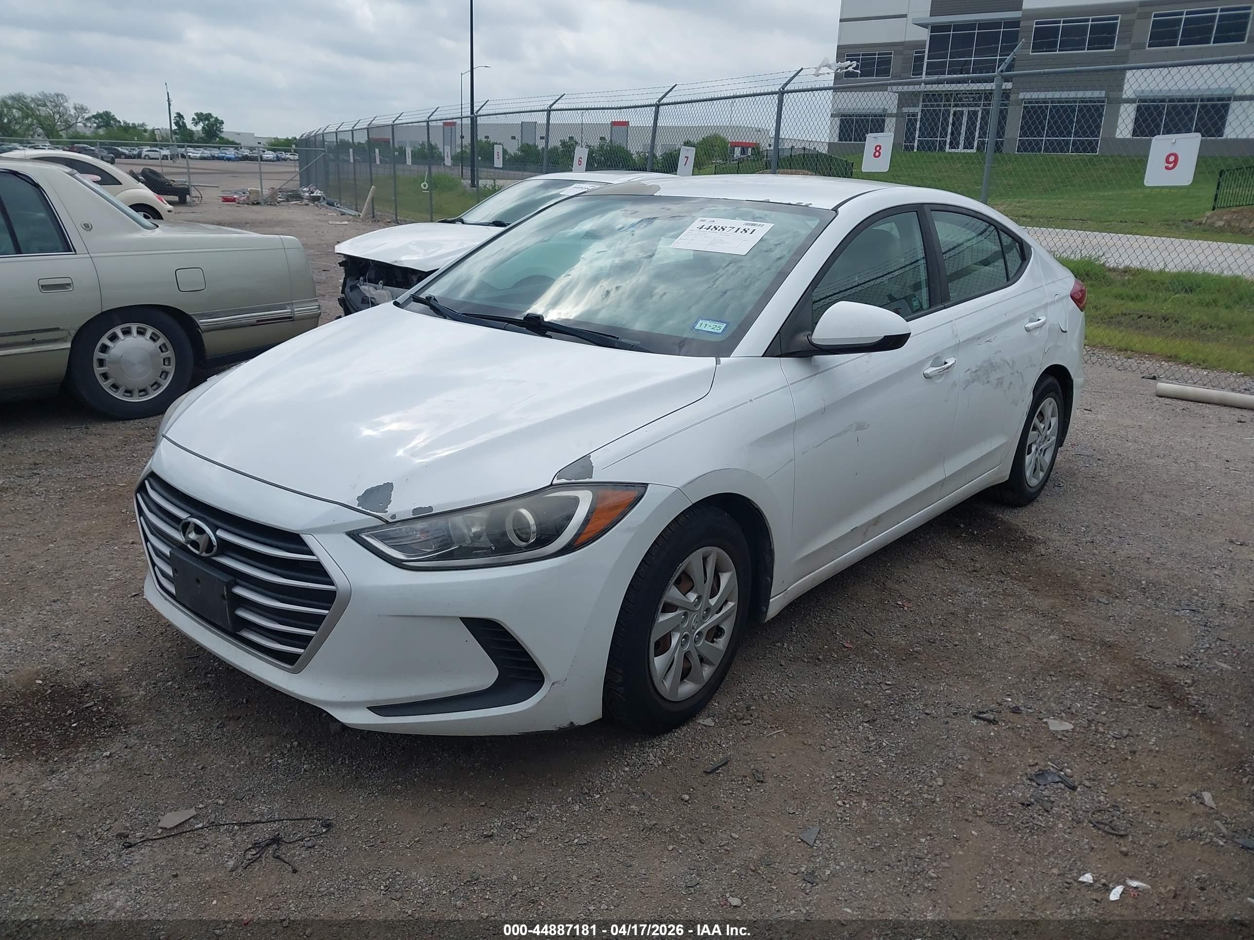HYUNDAI ELANTRA image 2