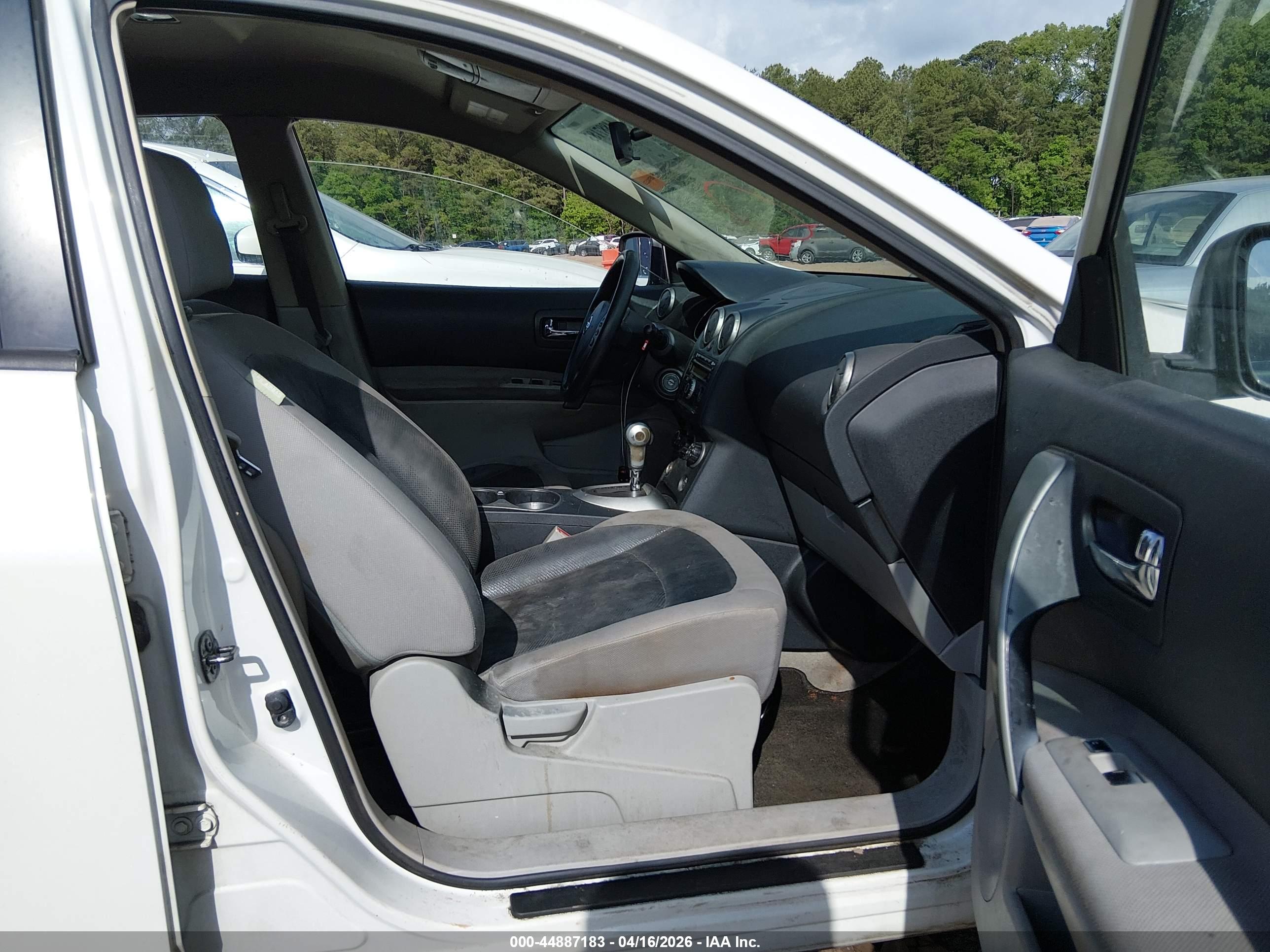 NISSAN ROGUE image 5