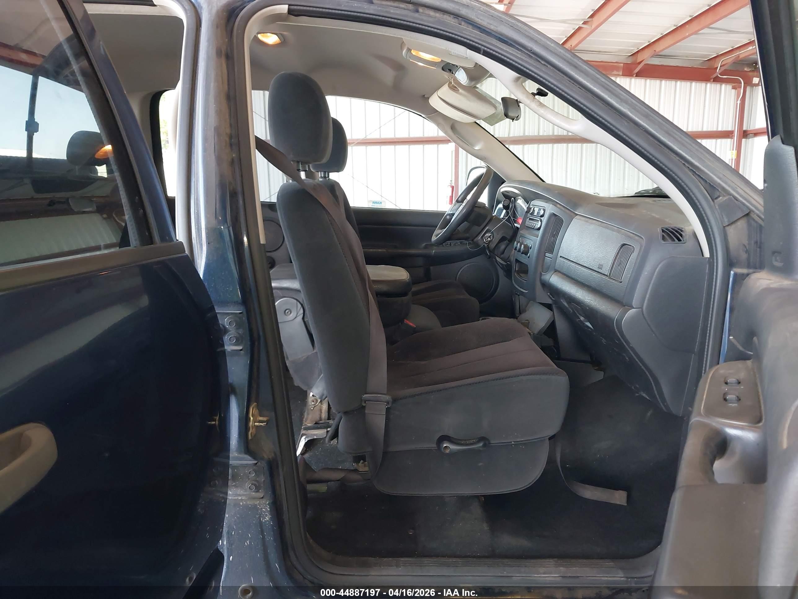 DODGE RAM image 5
